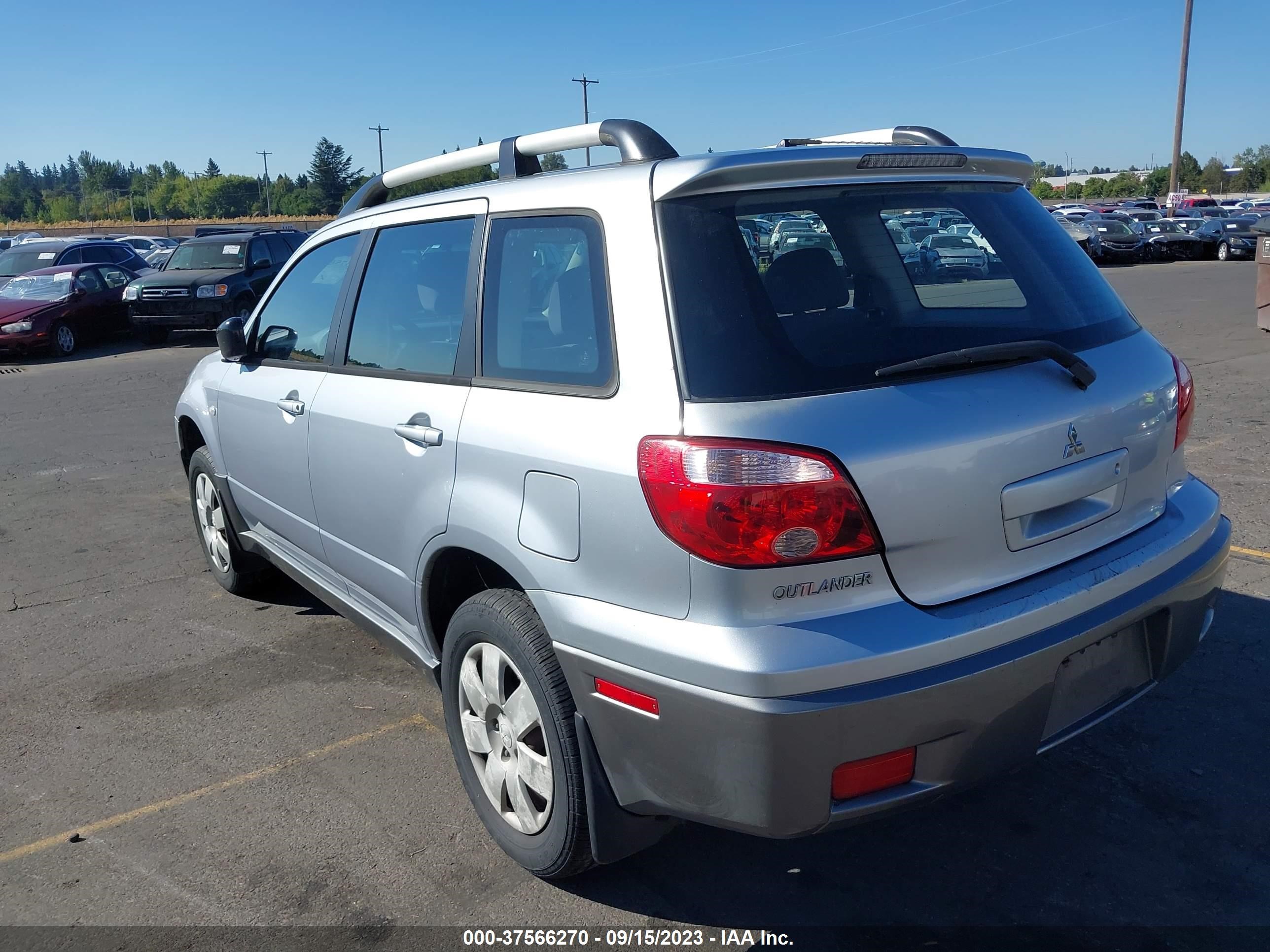 Photo 2 VIN: JA4LZ31F25U039769 - MITSUBISHI OUTLANDER 