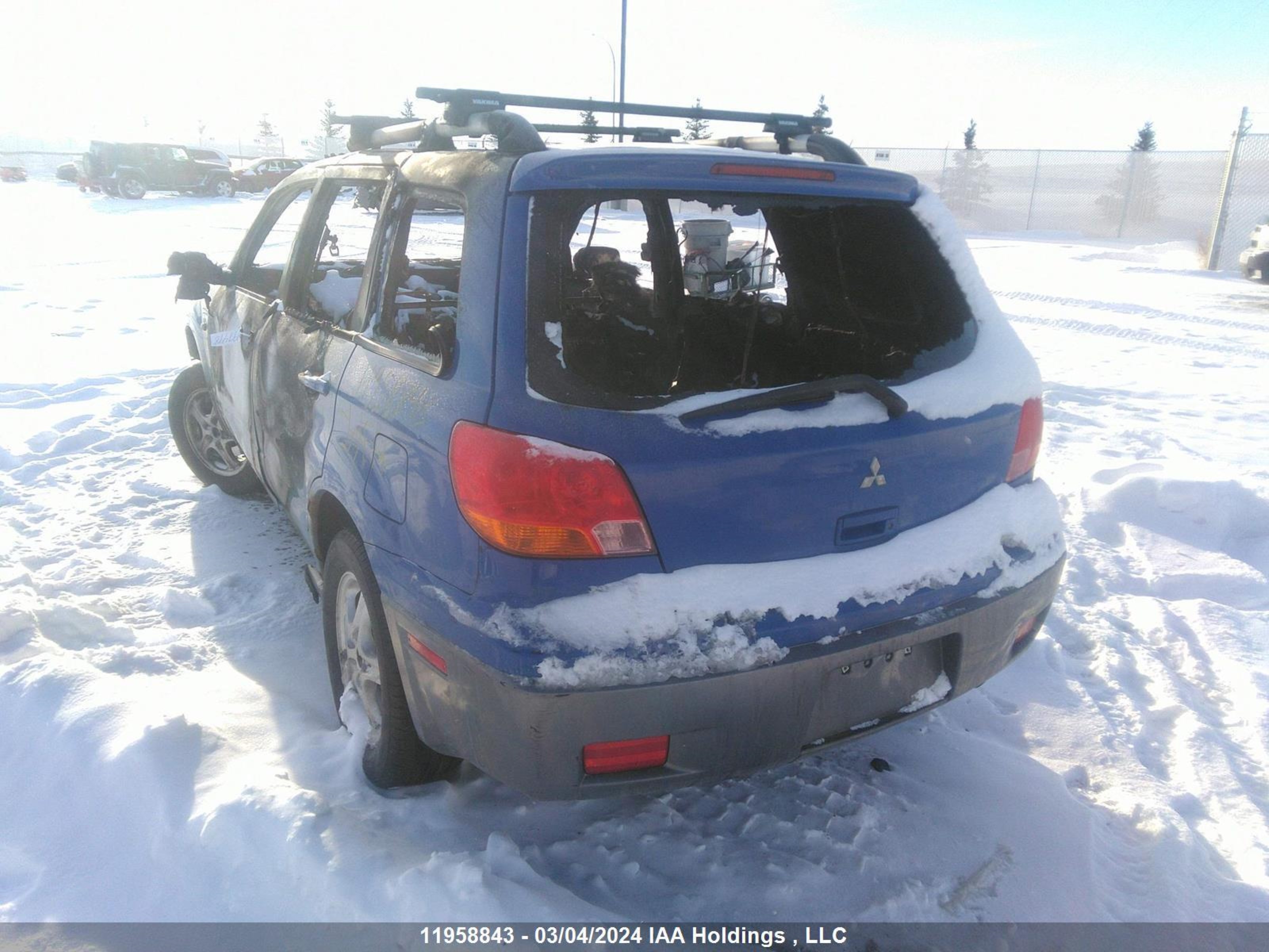 Photo 2 VIN: JA4LZ31F54U600559 - MITSUBISHI OUTLANDER 