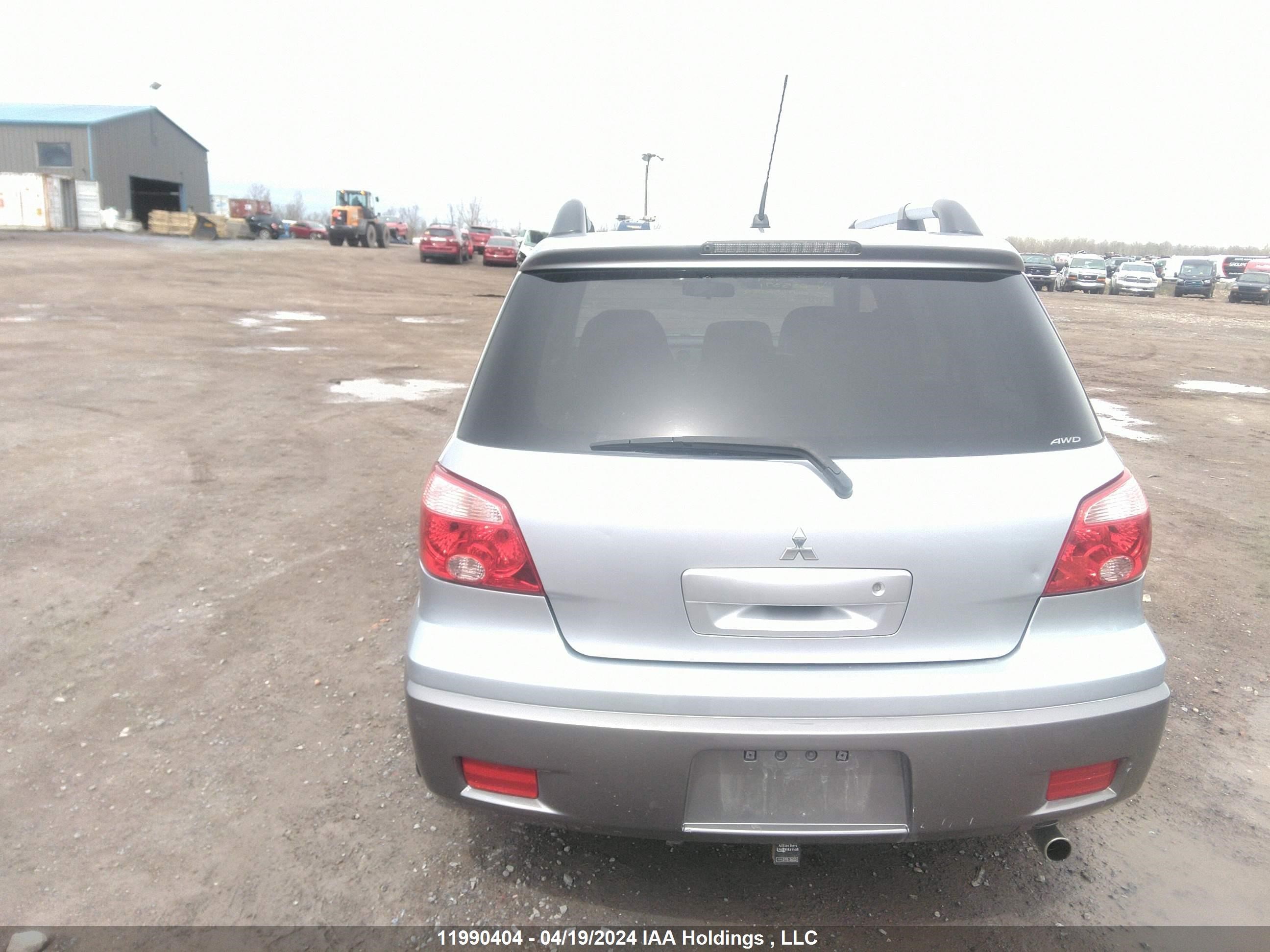 Photo 15 VIN: JA4LZ31FX5U605371 - MITSUBISHI OUTLANDER 