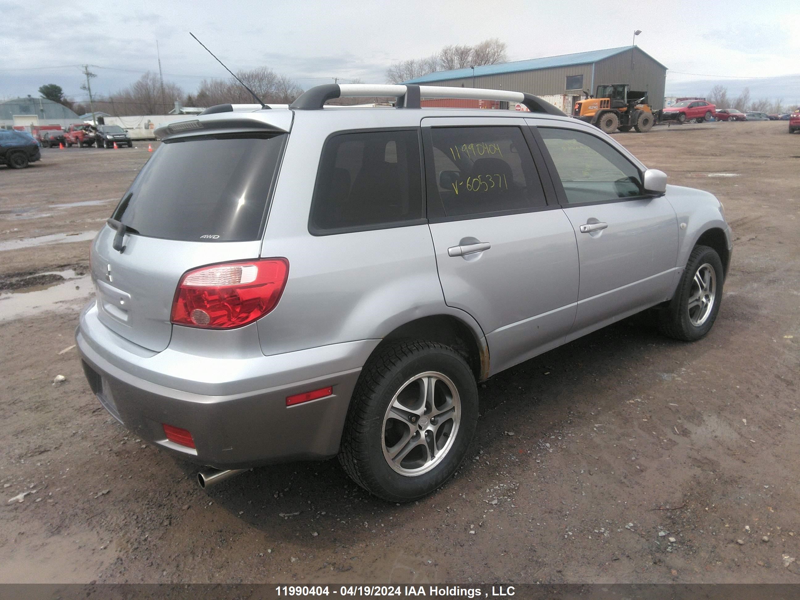 Photo 3 VIN: JA4LZ31FX5U605371 - MITSUBISHI OUTLANDER 