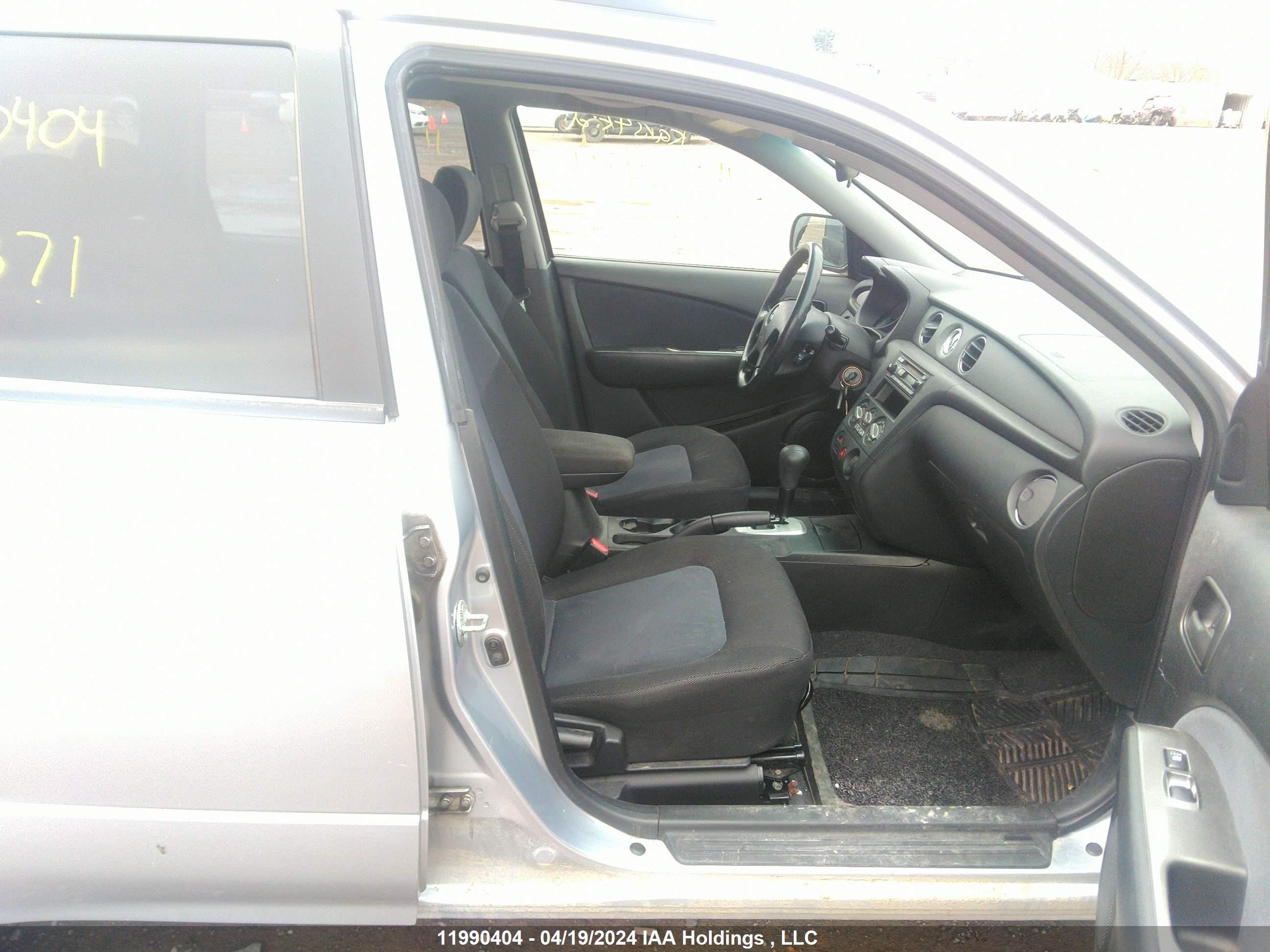 Photo 4 VIN: JA4LZ31FX5U605371 - MITSUBISHI OUTLANDER 