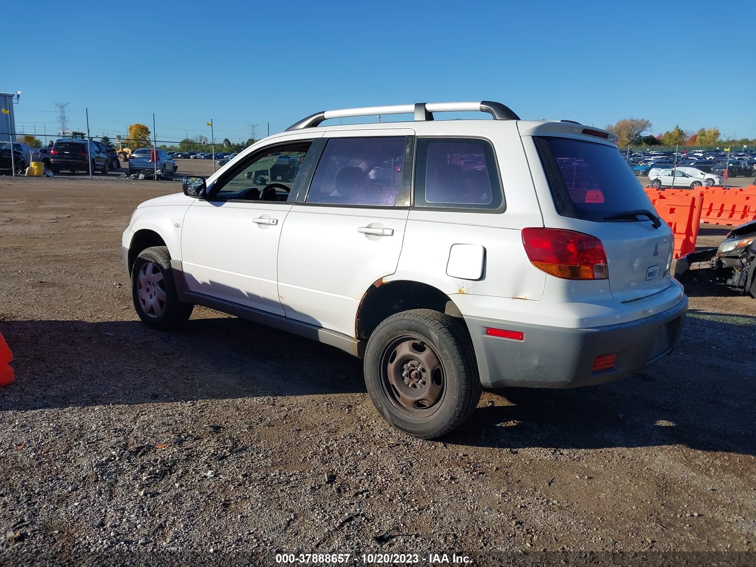 Photo 2 VIN: JA4LZ31G83U087248 - MITSUBISHI OUTLANDER 