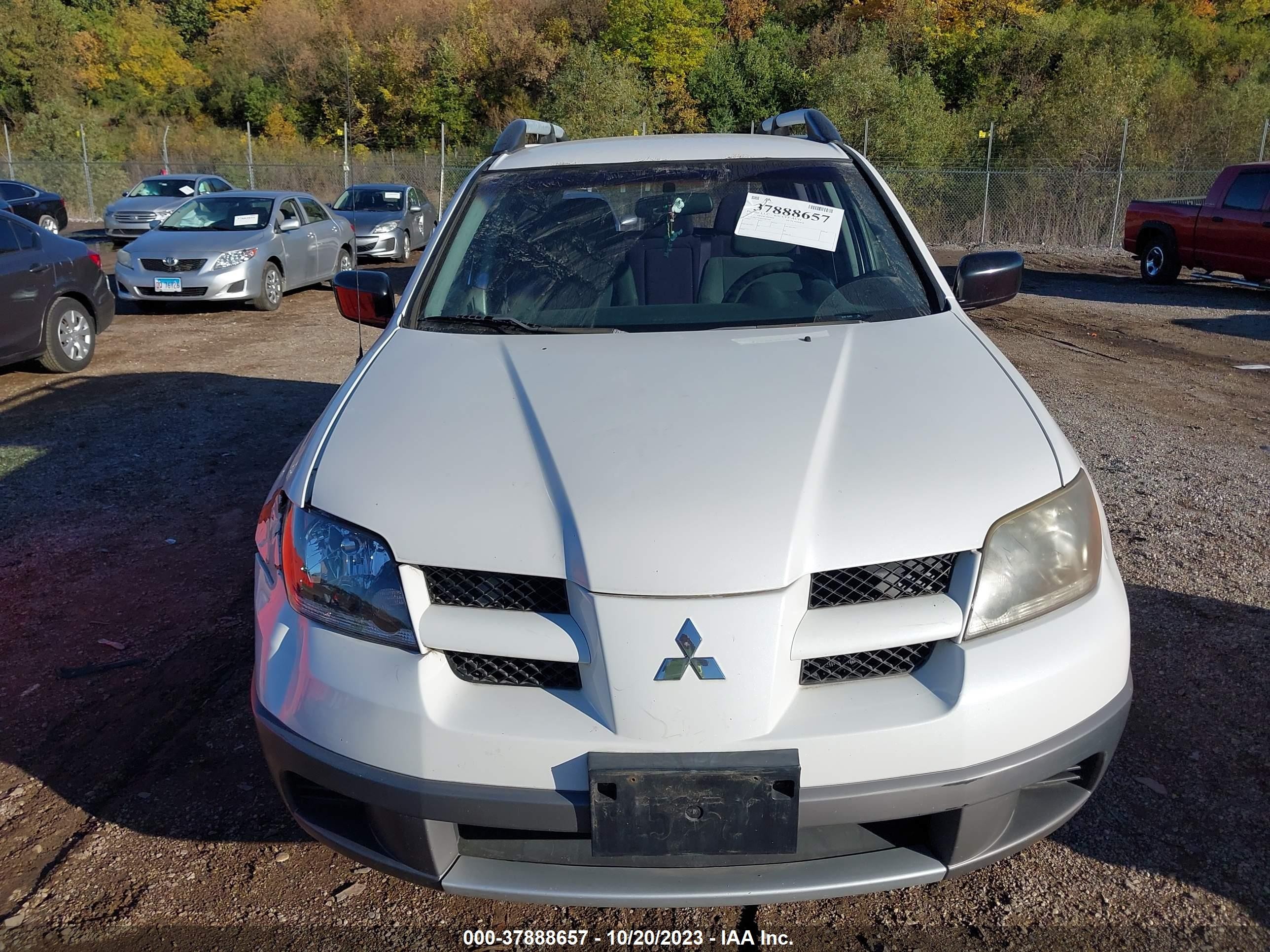 Photo 5 VIN: JA4LZ31G83U087248 - MITSUBISHI OUTLANDER 