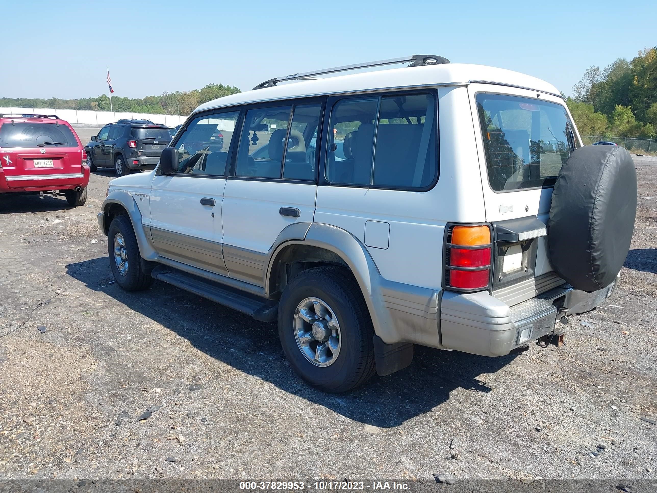 Photo 2 VIN: JA4MR51M3TJ007863 - MITSUBISHI MONTERO 