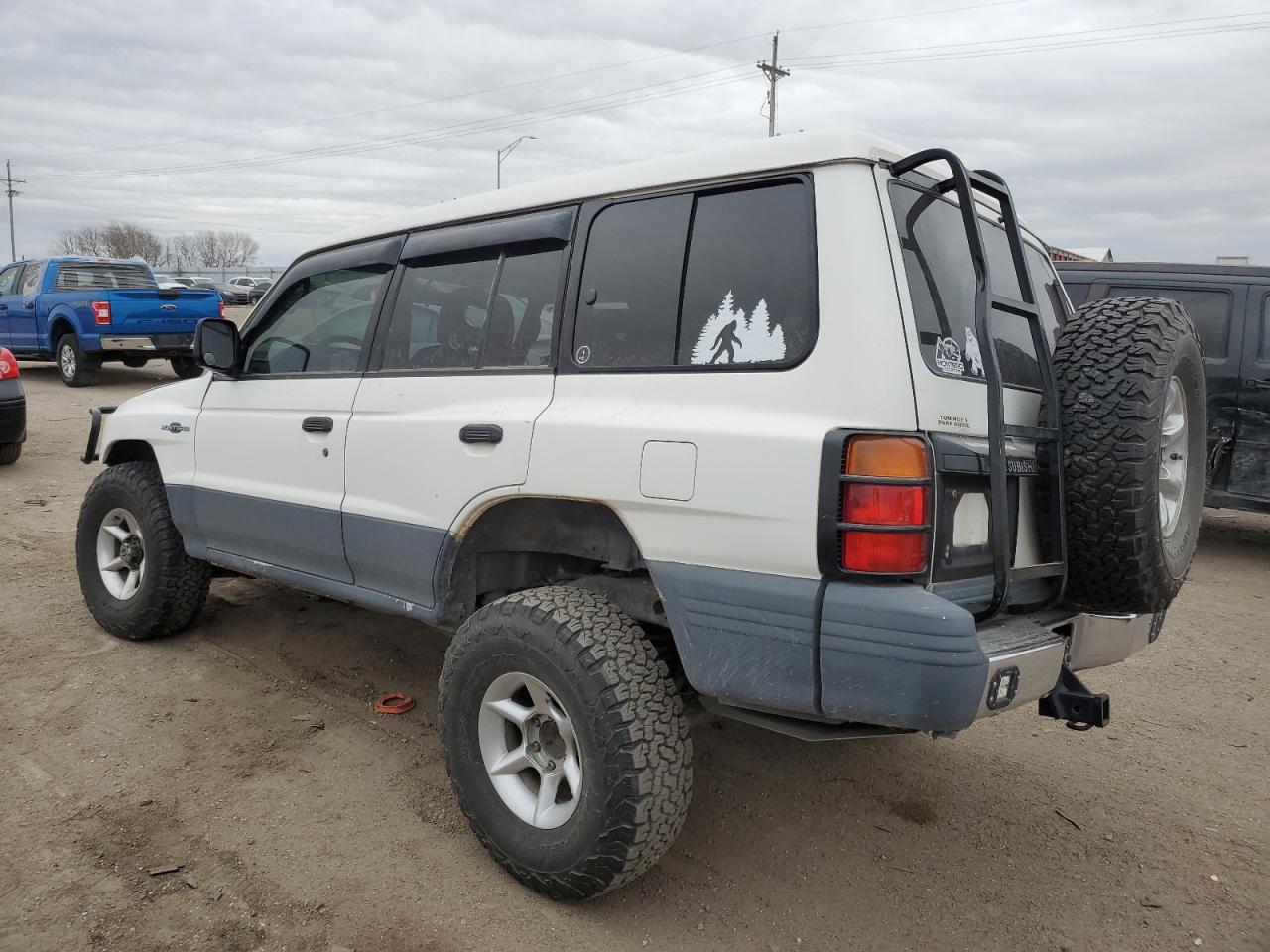 Photo 1 VIN: JA4MR51R6WJ007856 - MITSUBISHI MONTERO 