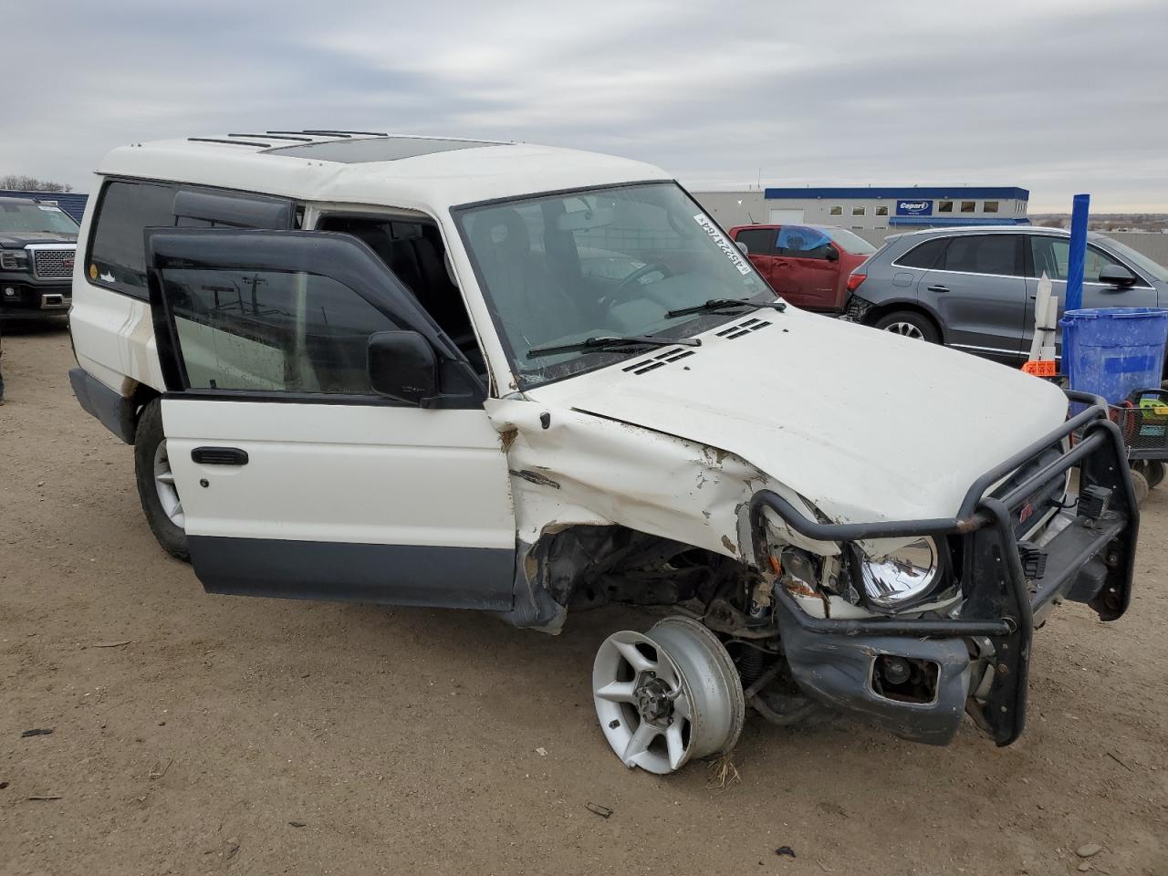 Photo 3 VIN: JA4MR51R6WJ007856 - MITSUBISHI MONTERO 