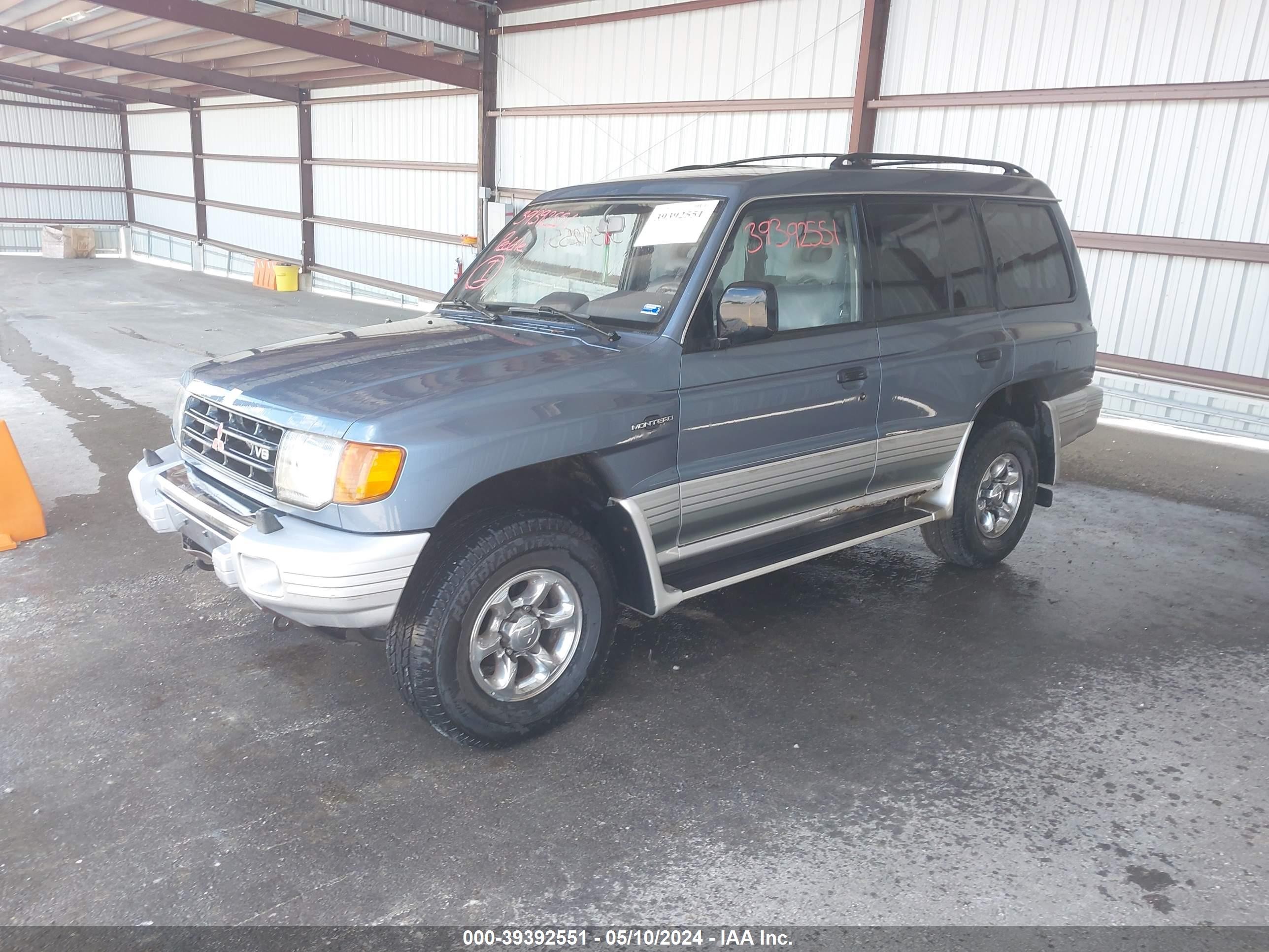 Photo 1 VIN: JA4MR51RXXJ002869 - MITSUBISHI MONTERO 