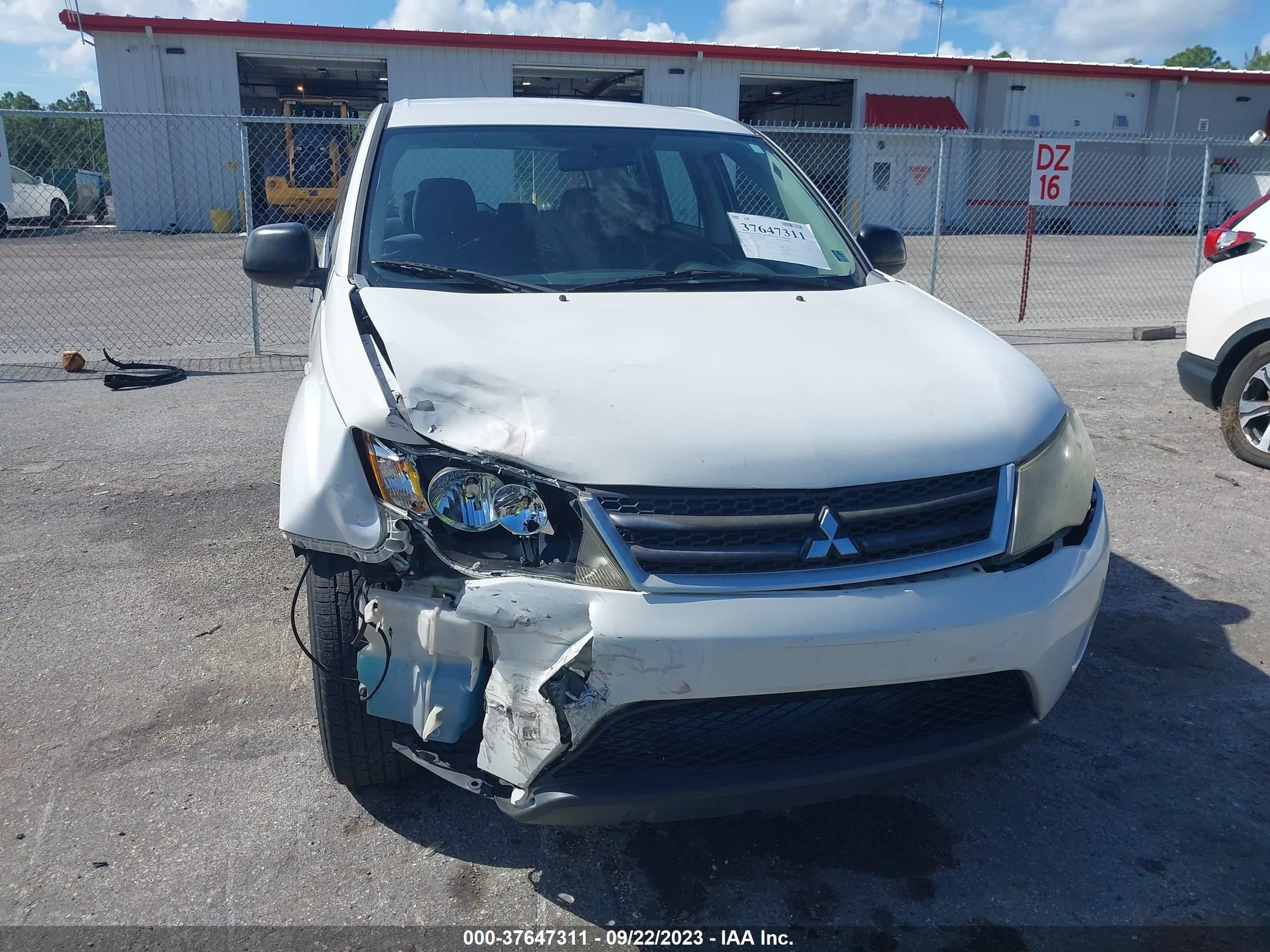 Photo 5 VIN: JA4MS31X07Z002145 - MITSUBISHI OUTLANDER 