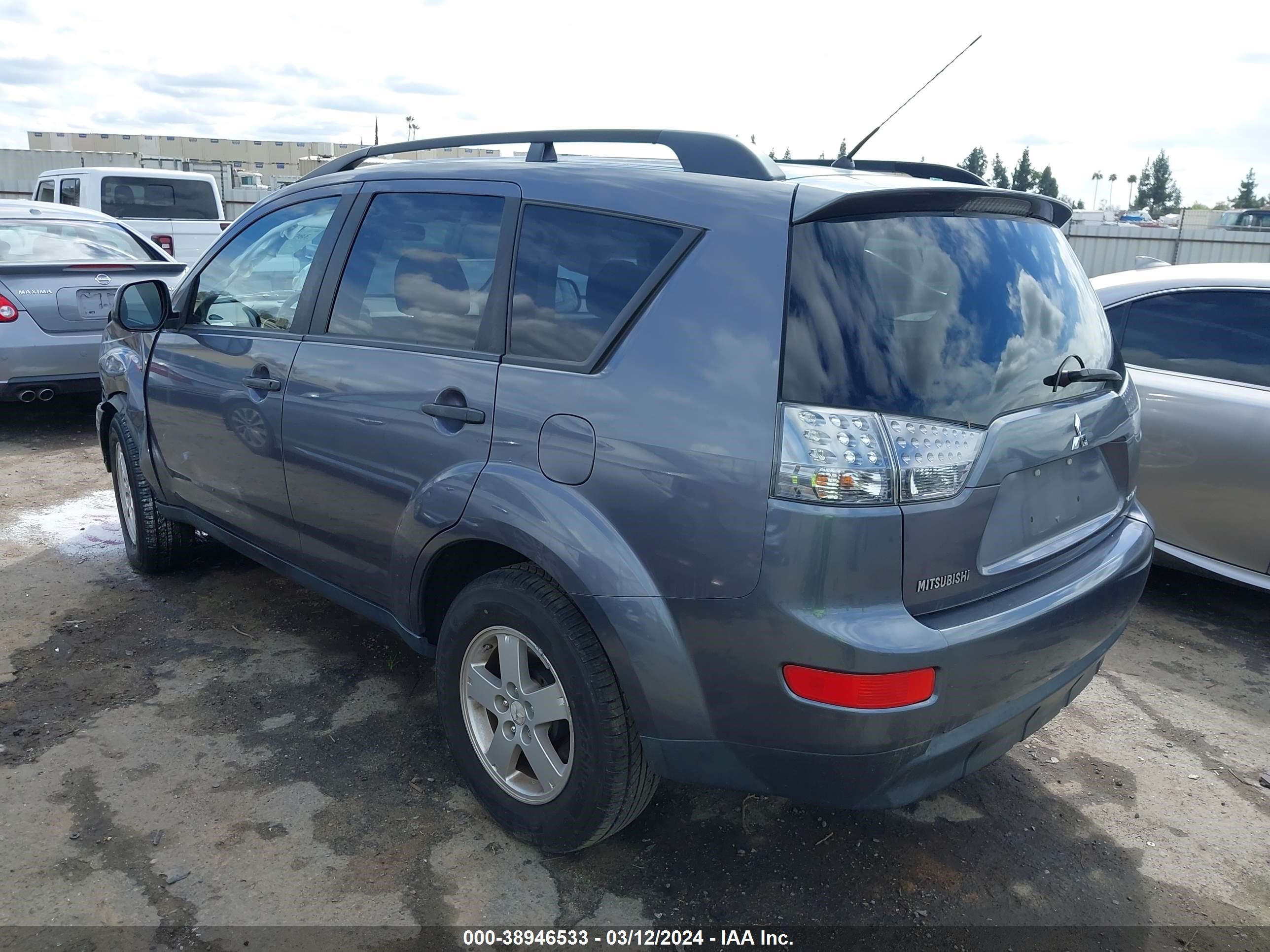 Photo 2 VIN: JA4MS31X07Z002274 - MITSUBISHI OUTLANDER 