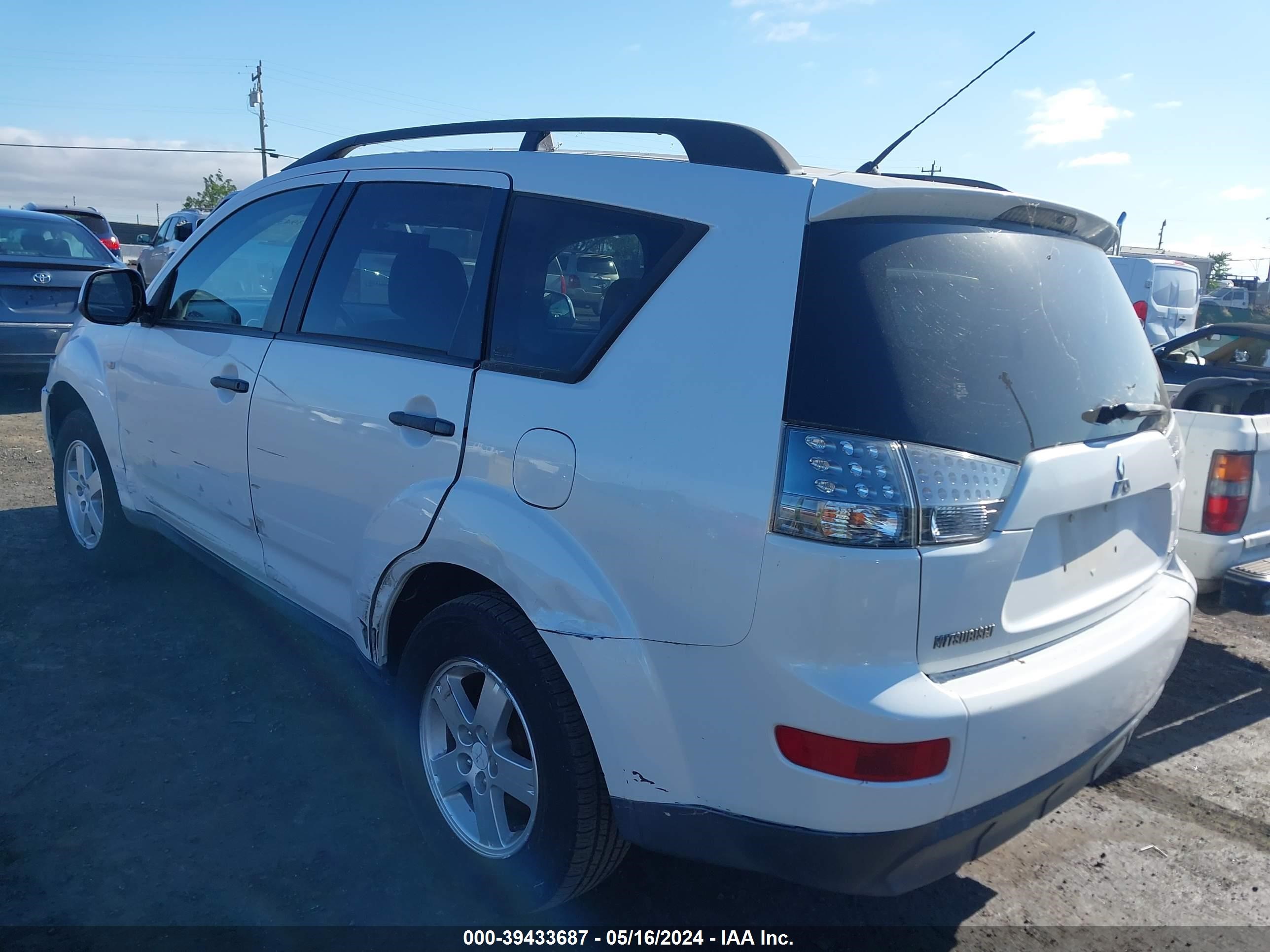 Photo 2 VIN: JA4MS31X07Z015476 - MITSUBISHI OUTLANDER 