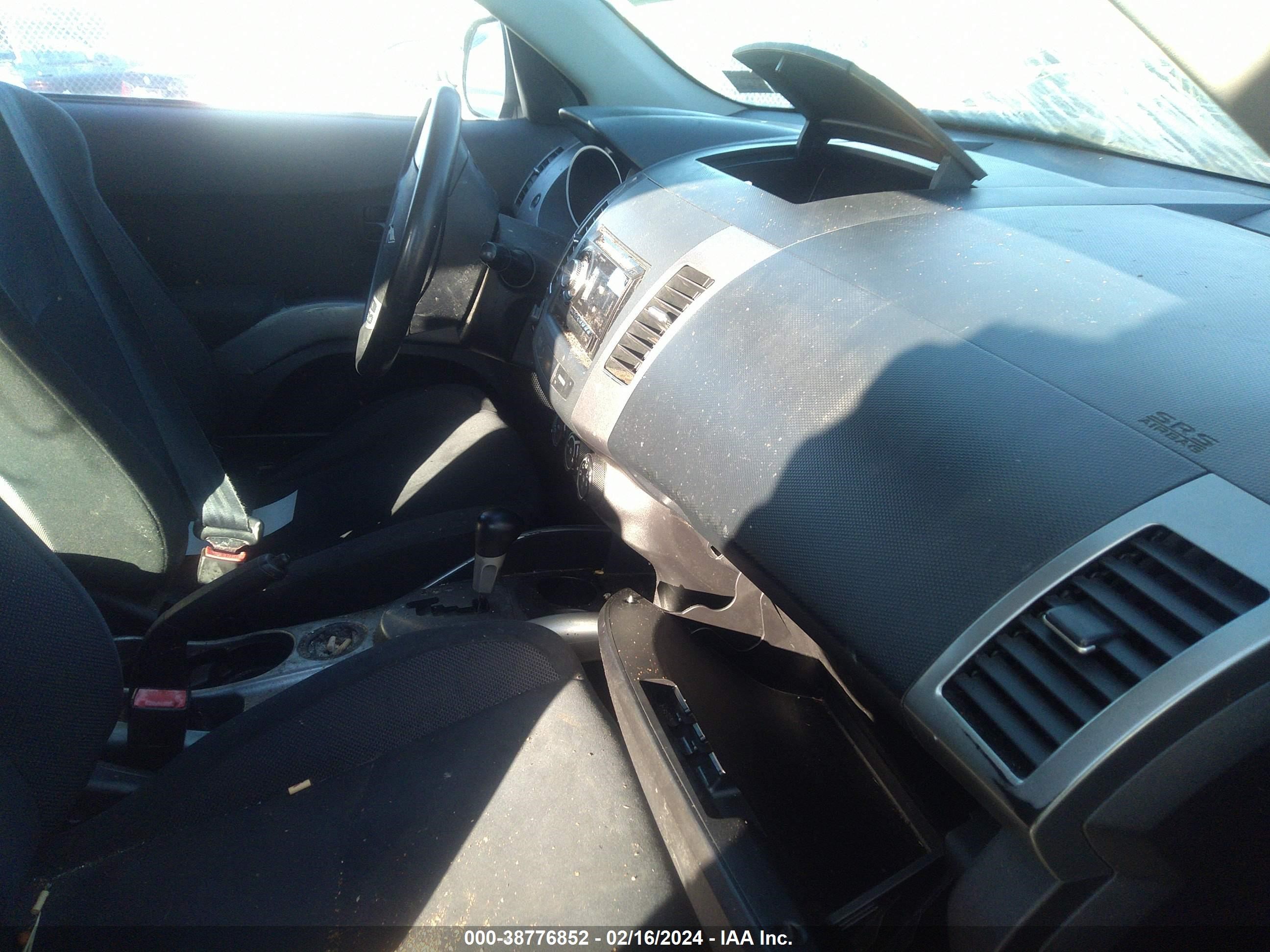 Photo 4 VIN: JA4MS31X17Z014000 - MITSUBISHI OUTLANDER 