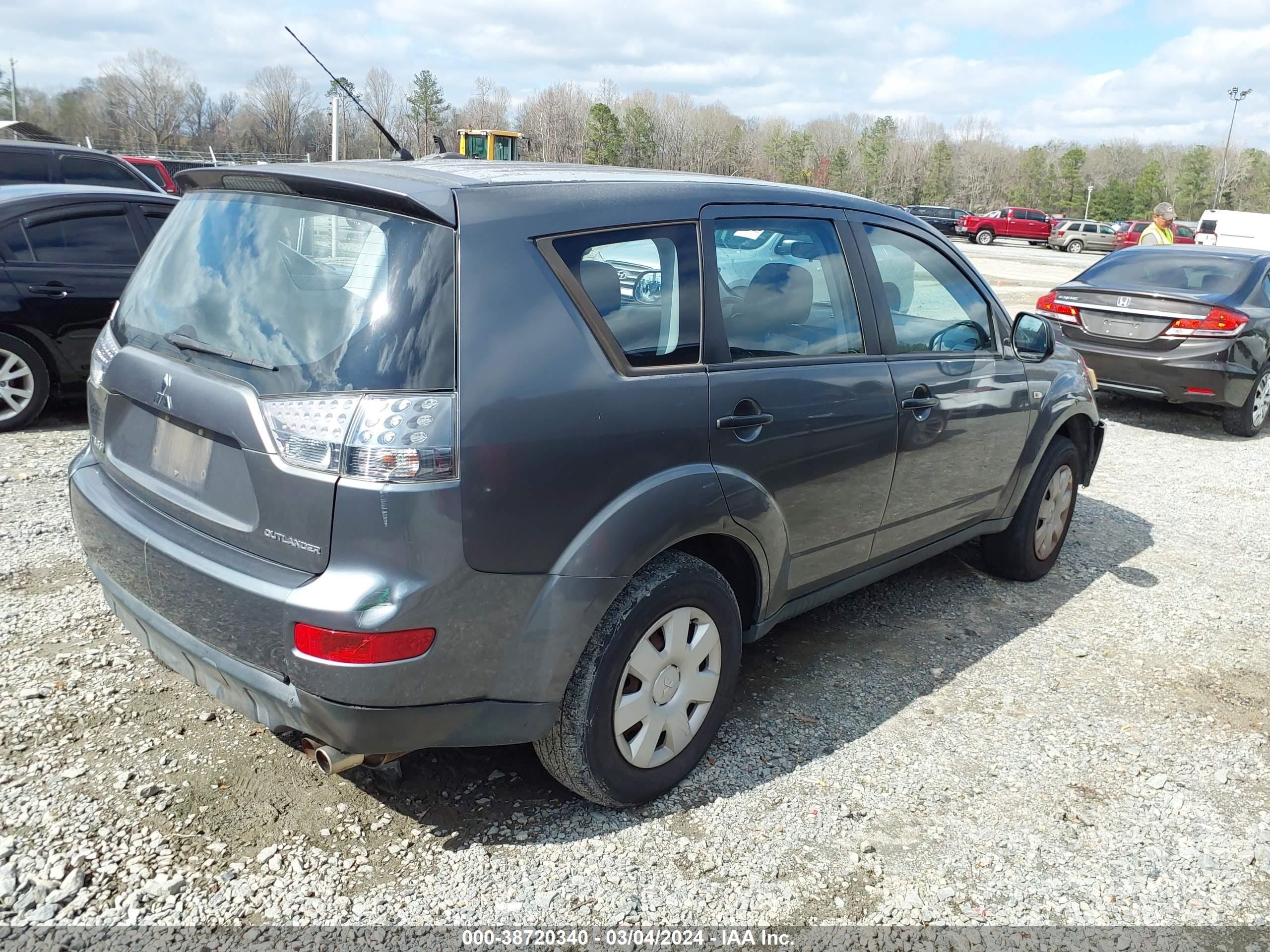 Photo 3 VIN: JA4MS31X77U003919 - MITSUBISHI OUTLANDER 