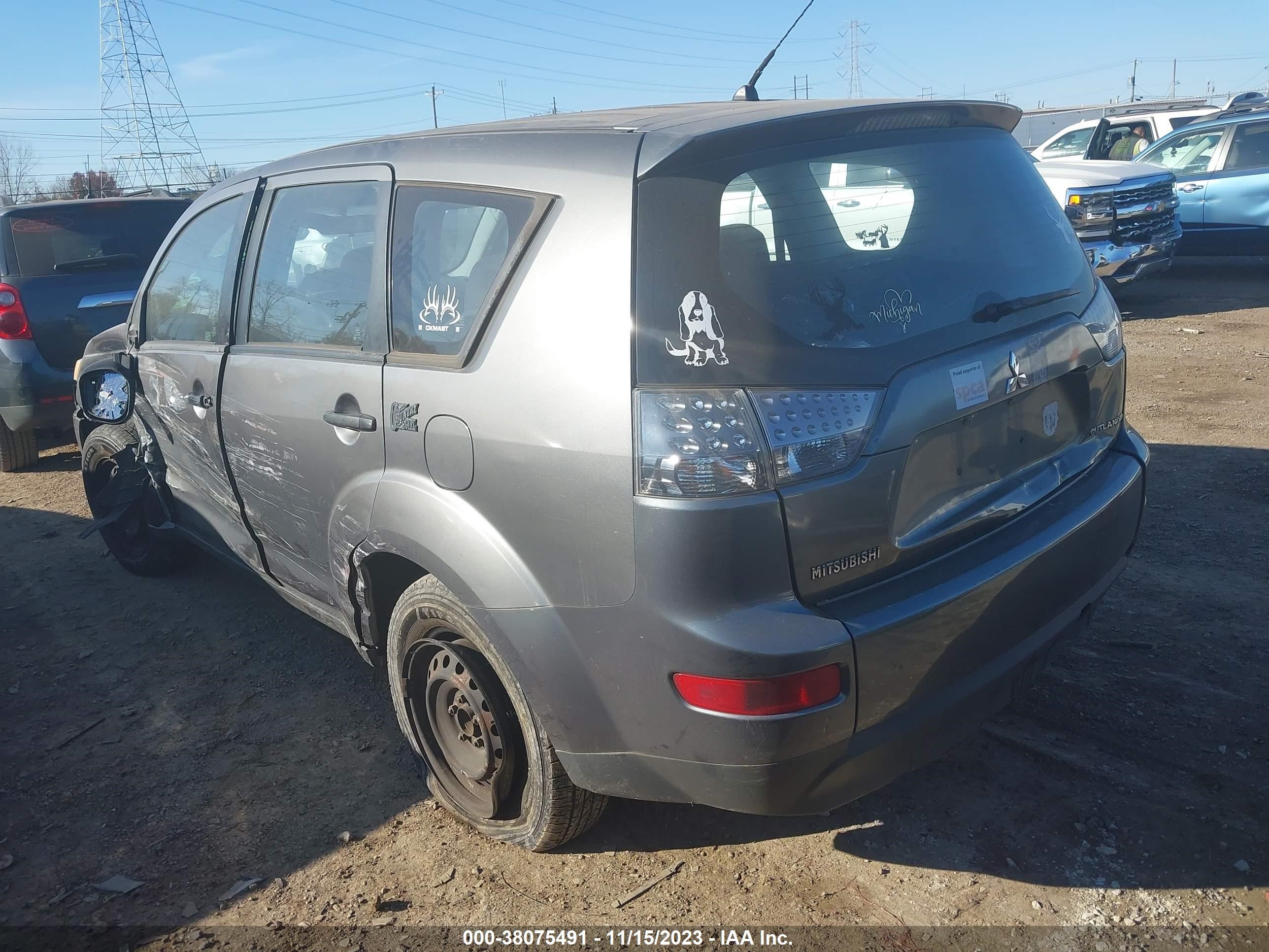 Photo 2 VIN: JA4MS31X87U002763 - MITSUBISHI OUTLANDER 