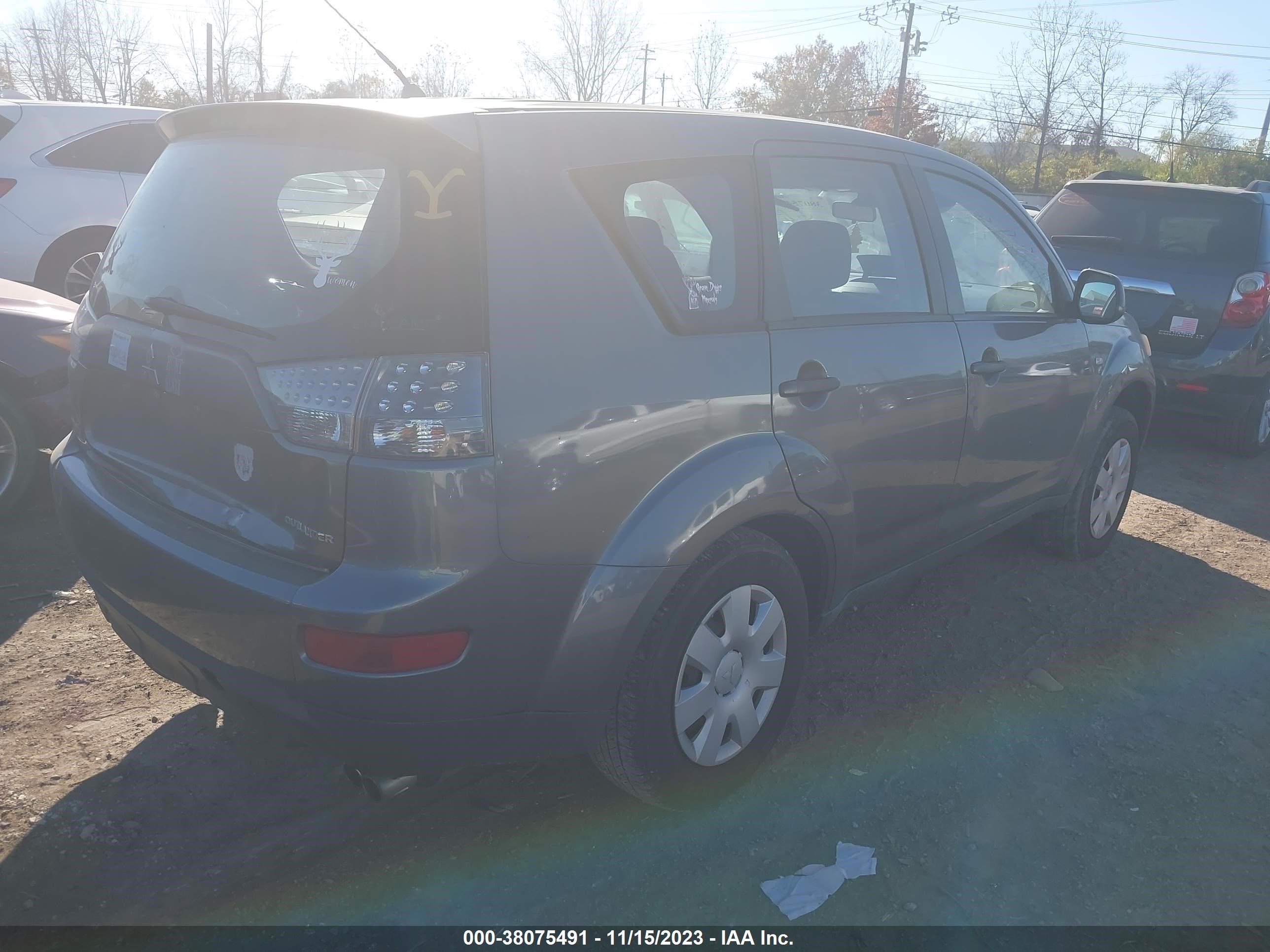 Photo 3 VIN: JA4MS31X87U002763 - MITSUBISHI OUTLANDER 