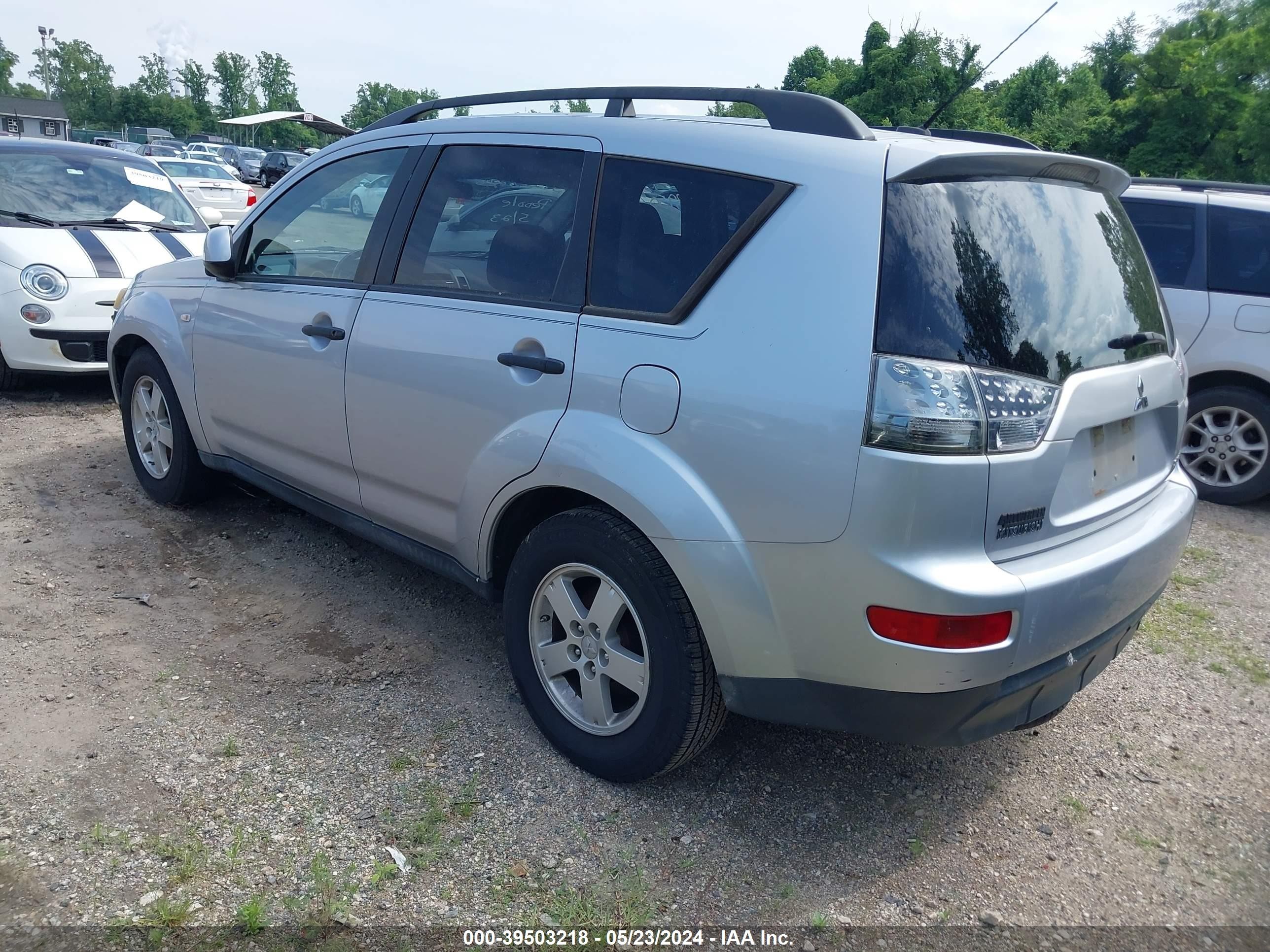 Photo 2 VIN: JA4MS31X87Z010347 - MITSUBISHI OUTLANDER 