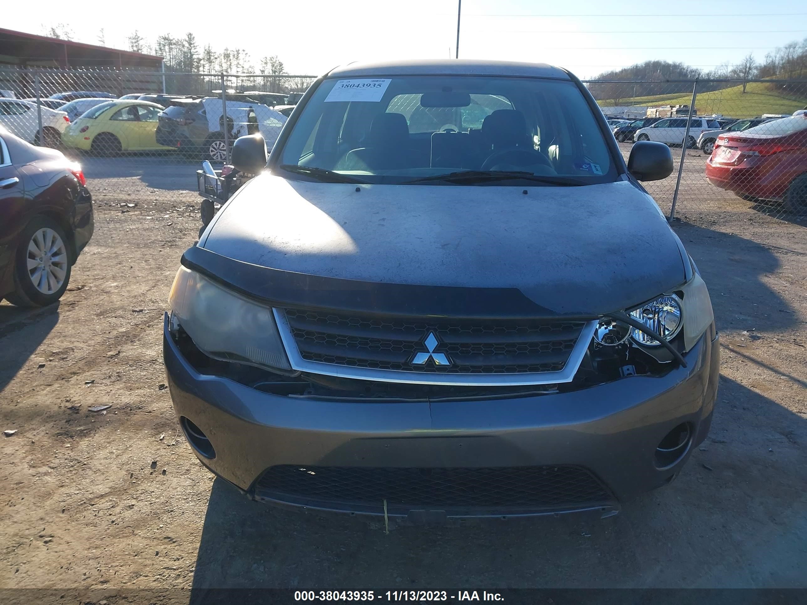 Photo 11 VIN: JA4MS31XX7U004658 - MITSUBISHI OUTLANDER 