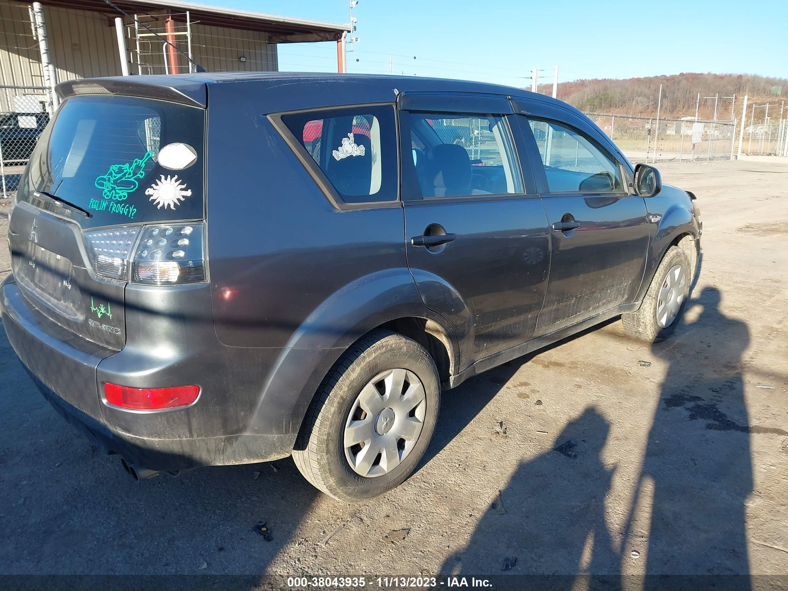 Photo 3 VIN: JA4MS31XX7U004658 - MITSUBISHI OUTLANDER 