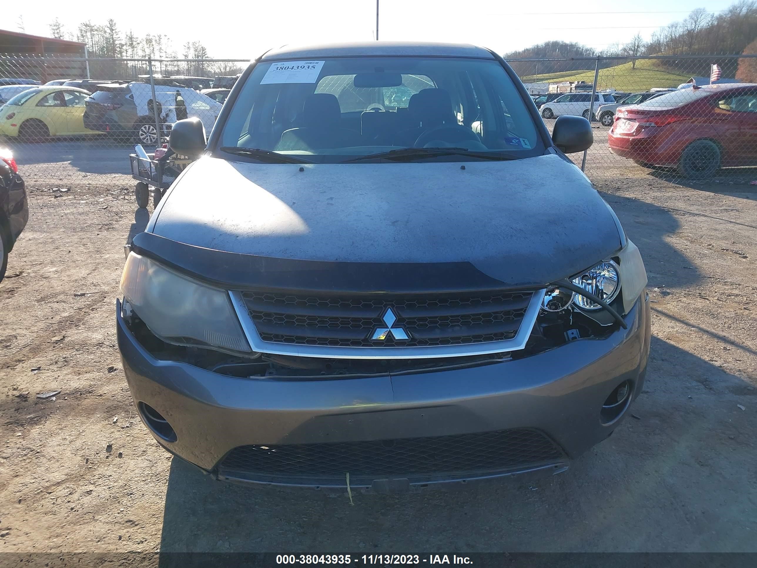 Photo 5 VIN: JA4MS31XX7U004658 - MITSUBISHI OUTLANDER 