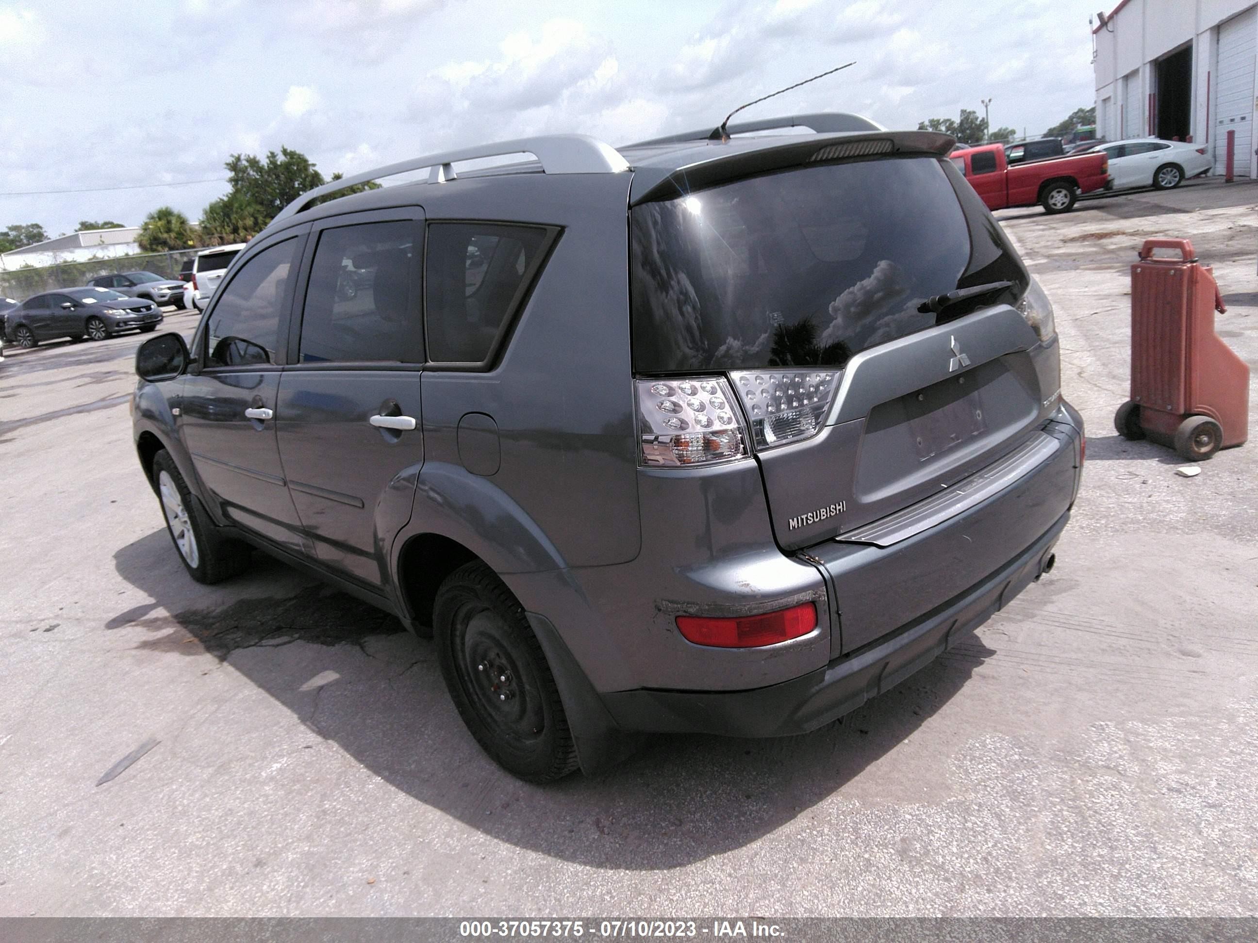 Photo 2 VIN: JA4MS41X18Z004168 - MITSUBISHI OUTLANDER 