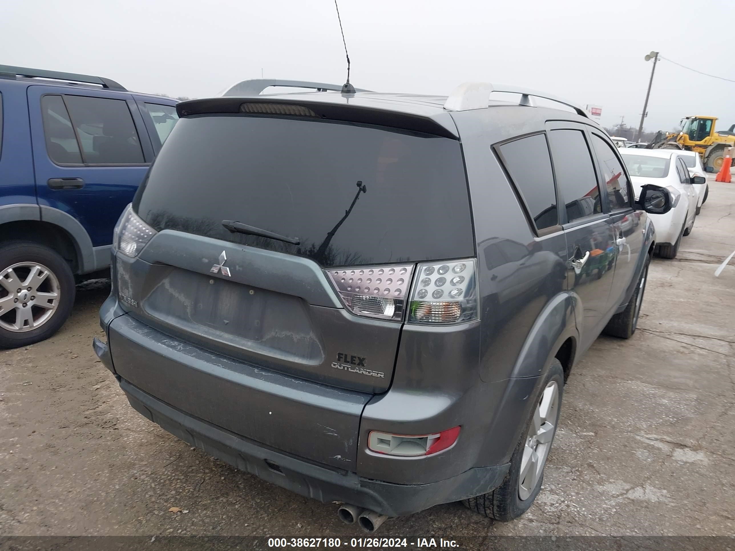 Photo 3 VIN: JA4MS41XX7U011888 - MITSUBISHI OUTLANDER 