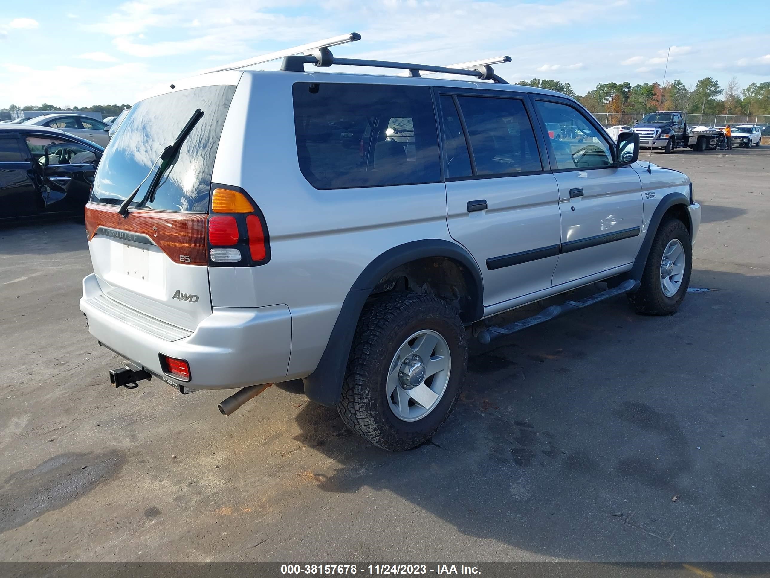 Photo 3 VIN: JA4MT21H42J028562 - MITSUBISHI MONTERO SPORT 