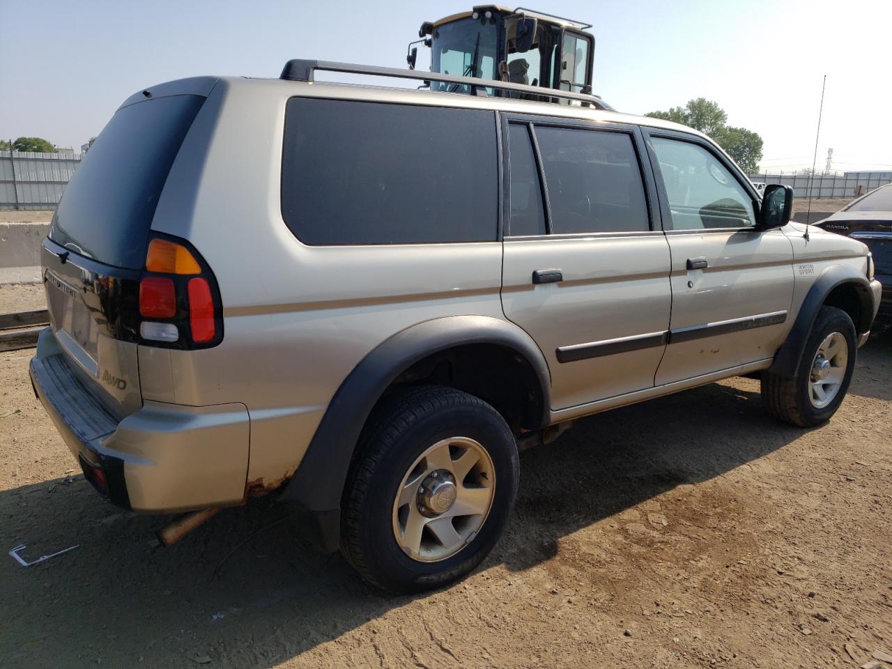 Photo 2 VIN: JA4MT21H82P003287 - MITSUBISHI MONTERO 