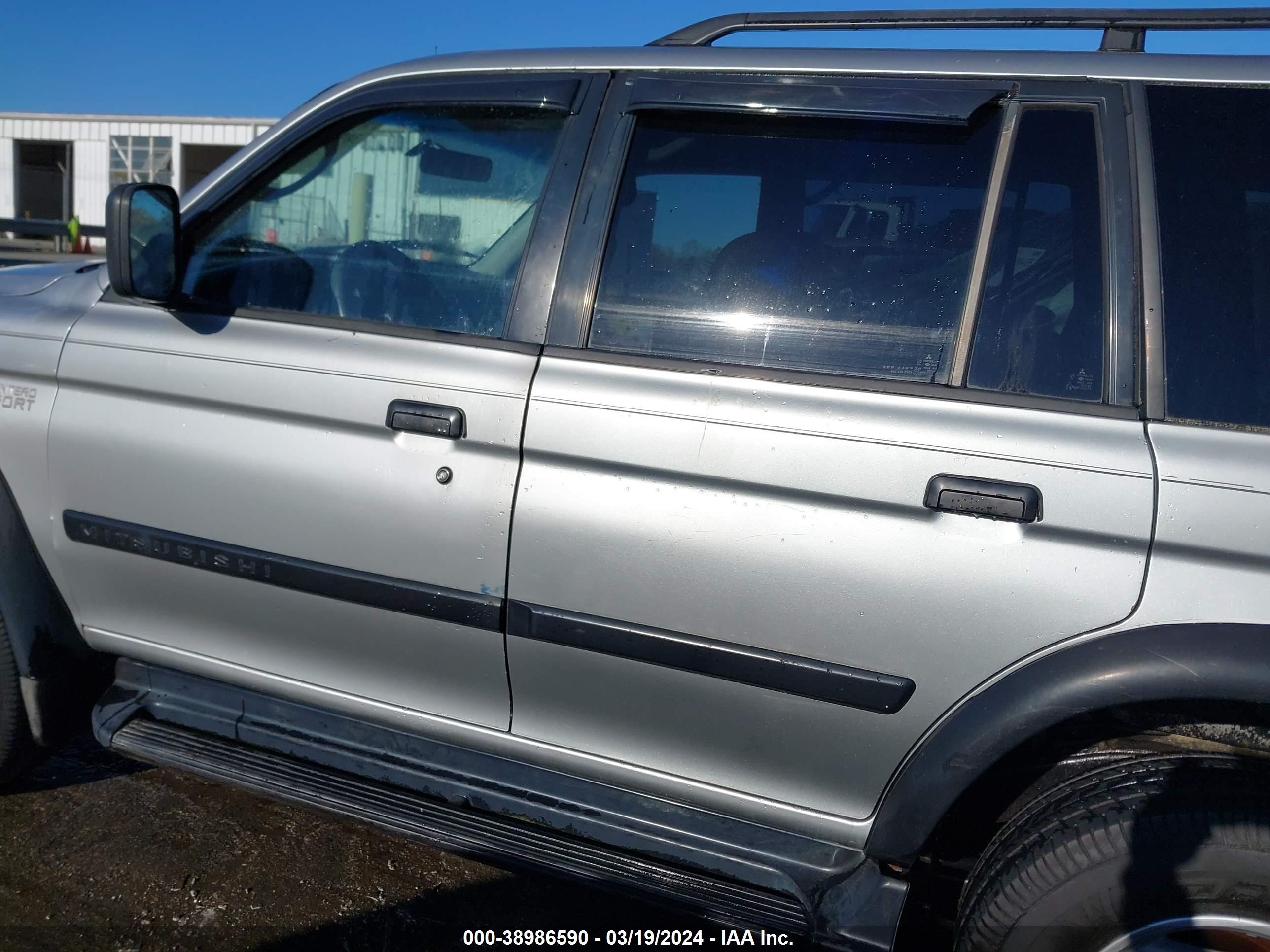 Photo 13 VIN: JA4MT21H91P028858 - MITSUBISHI MONTERO SPORT 