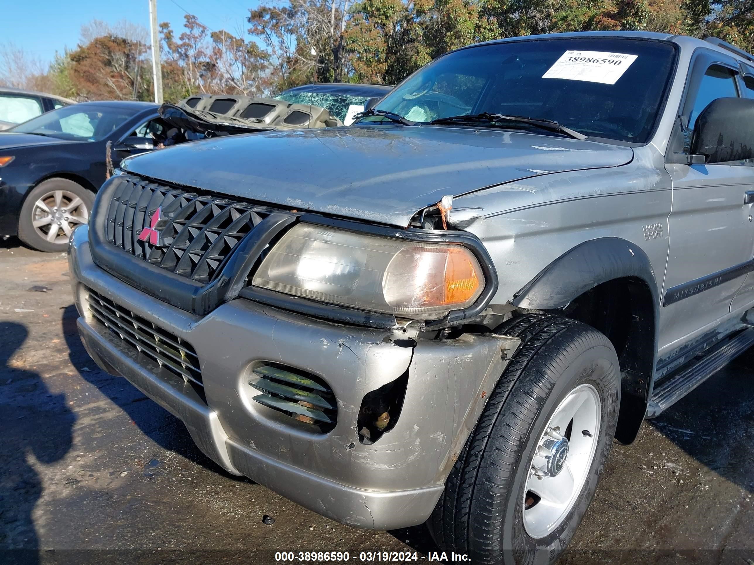 Photo 5 VIN: JA4MT21H91P028858 - MITSUBISHI MONTERO SPORT 