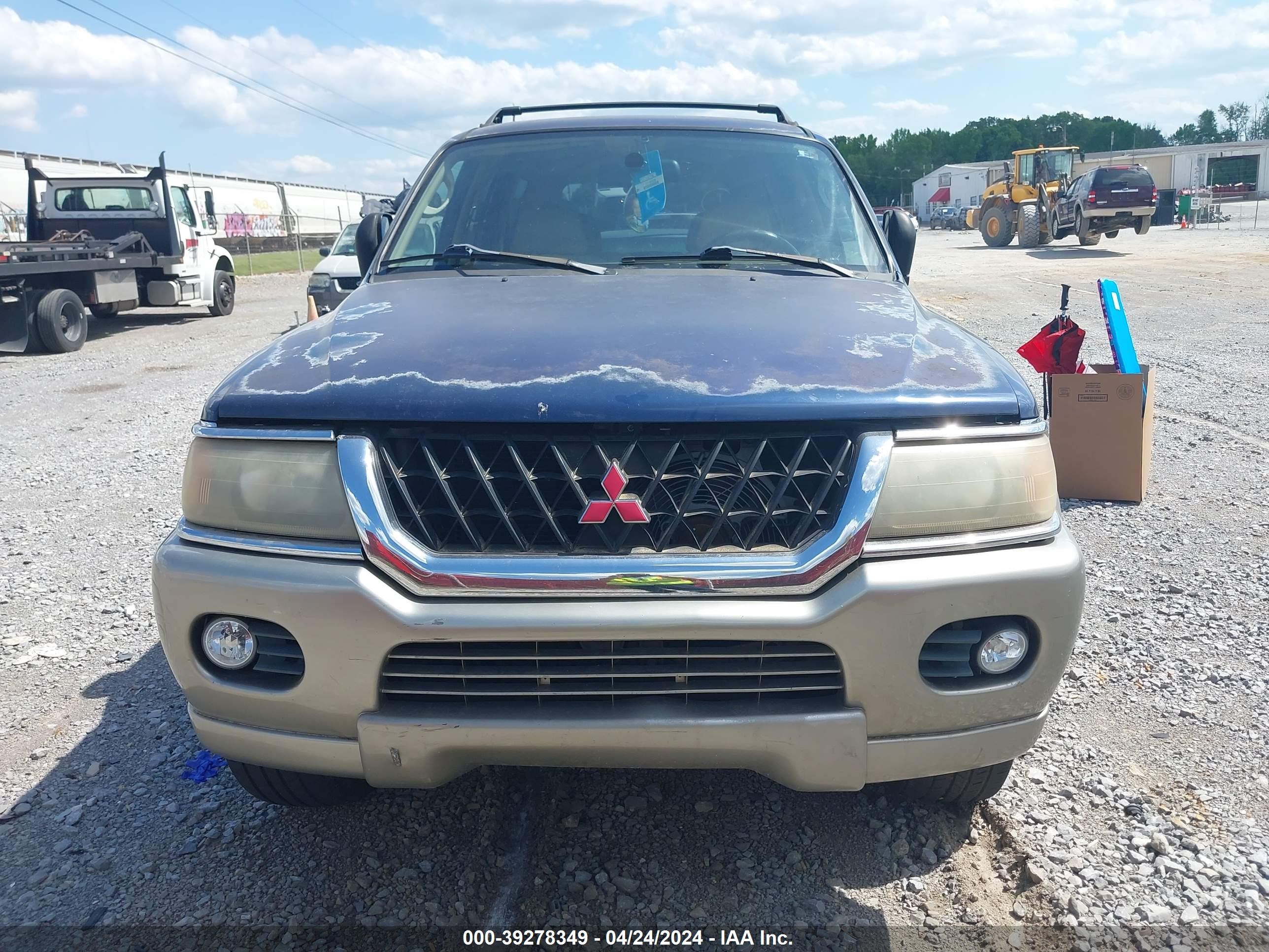 Photo 5 VIN: JA4MT31H0YP808151 - MITSUBISHI MONTERO SPORT 