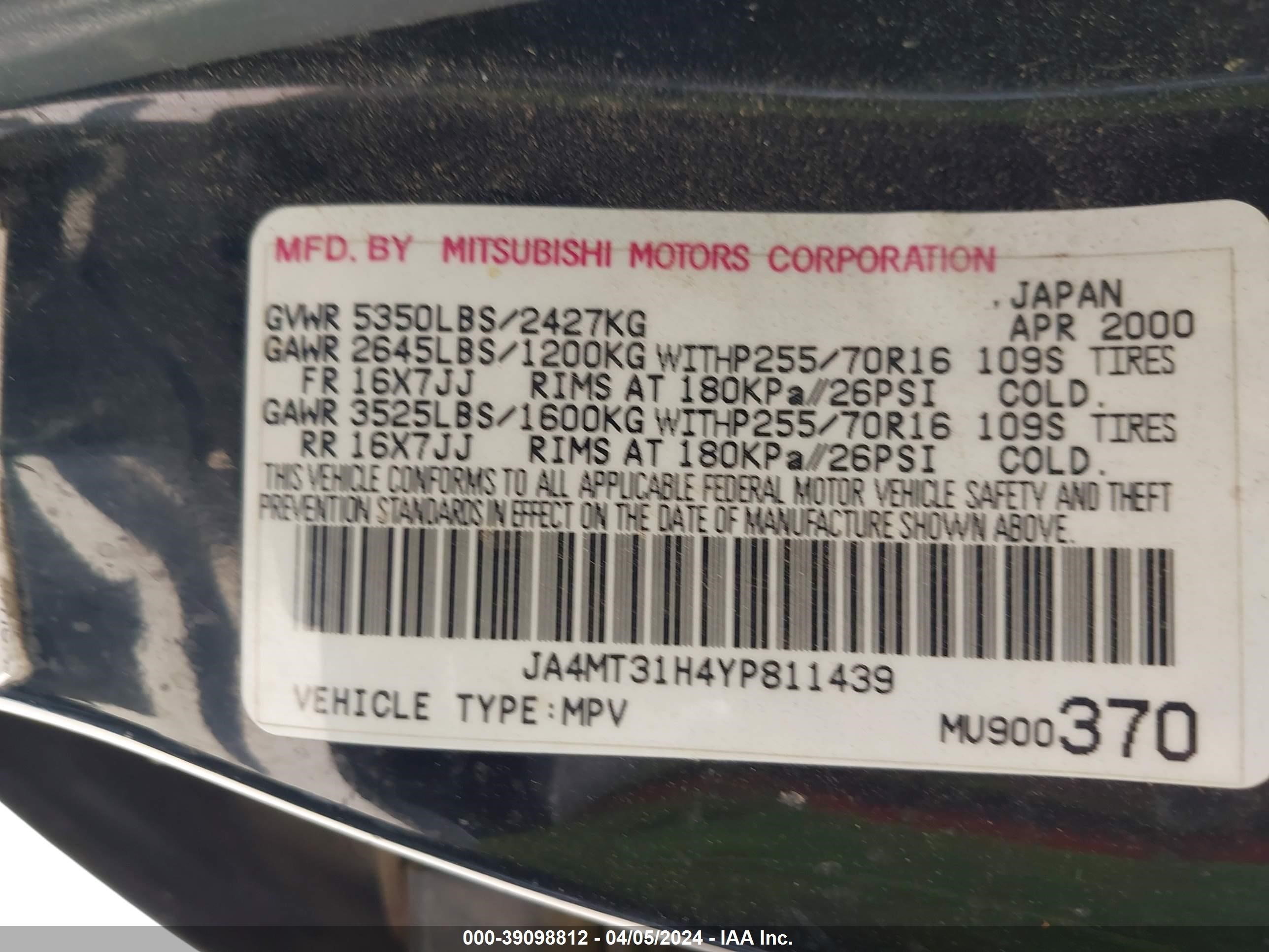 Photo 8 VIN: JA4MT31H4YP811439 - MITSUBISHI MONTERO SPORT 