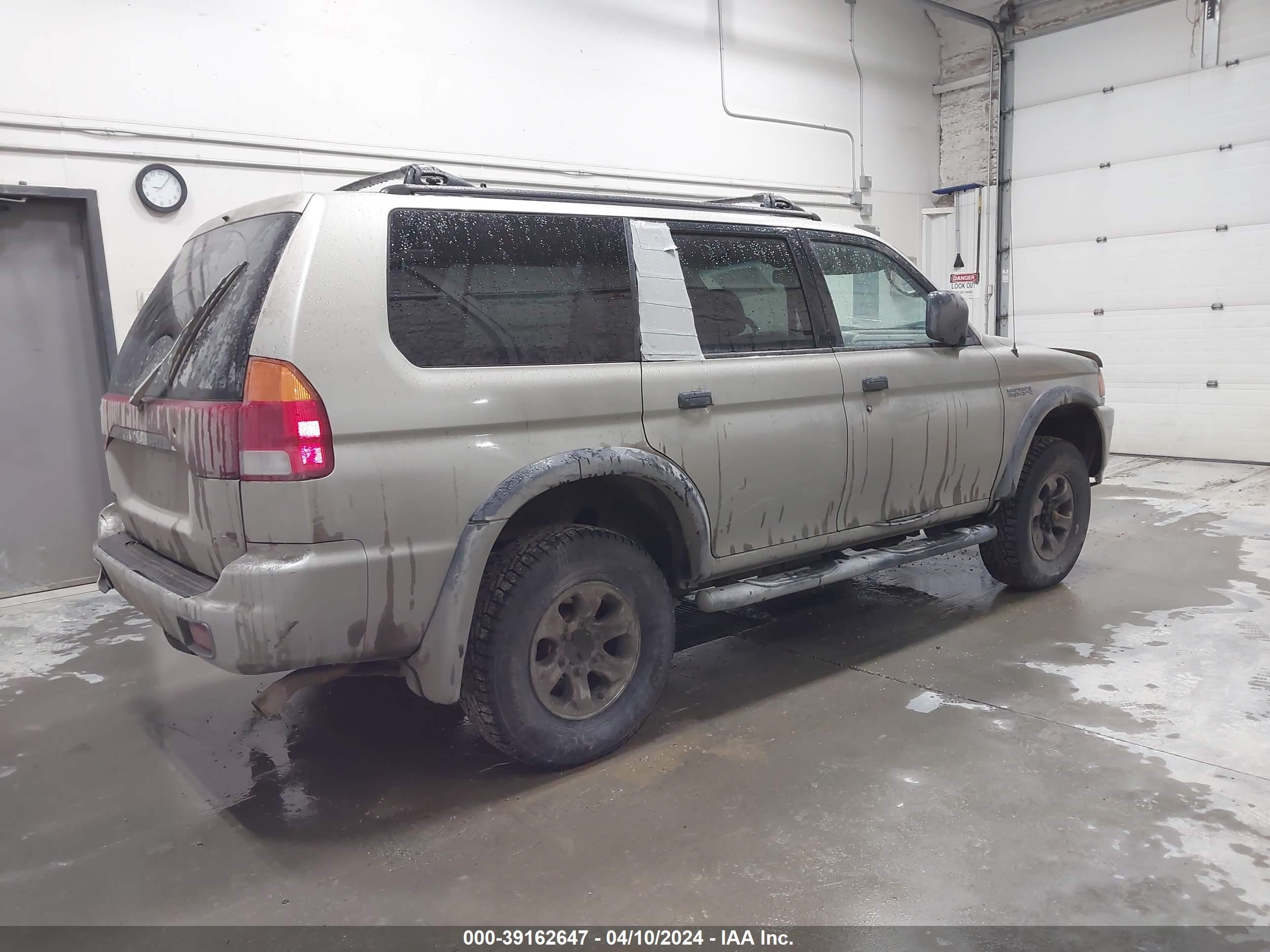 Photo 3 VIN: JA4MT31H9XP001349 - MITSUBISHI MONTERO SPORT 