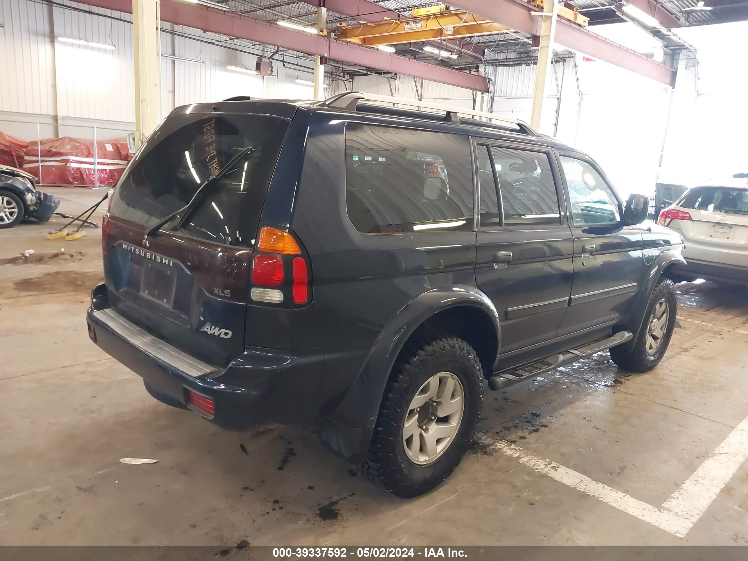 Photo 3 VIN: JA4MT31R34J007512 - MITSUBISHI MONTERO 