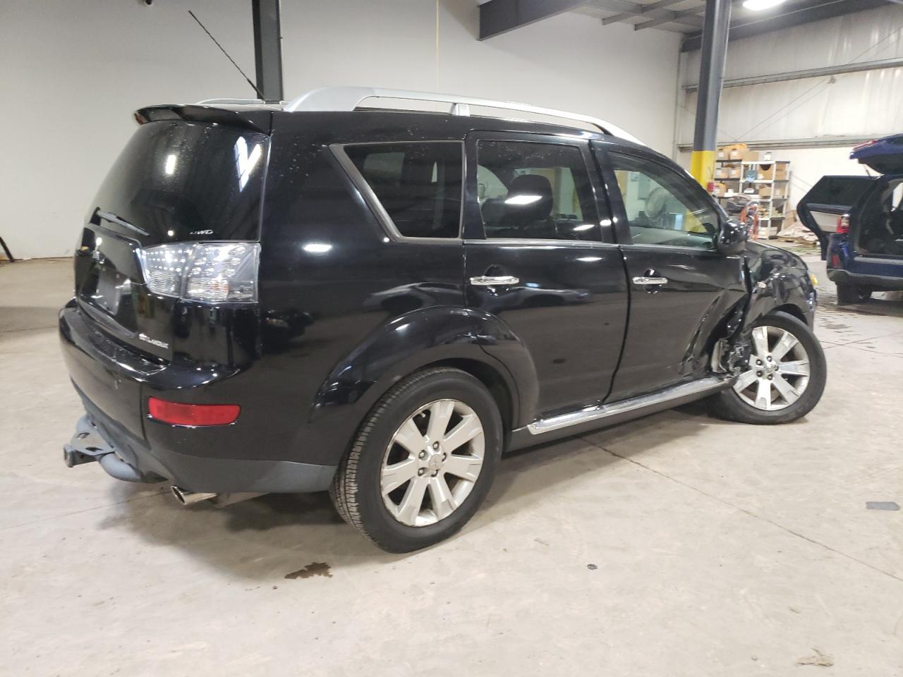 Photo 2 VIN: JA4MT31W99Z001678 - MITSUBISHI OUTLANDER 