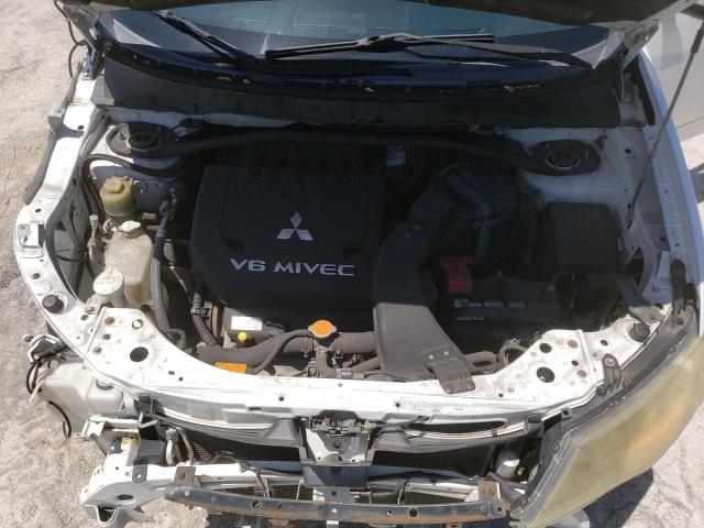 Photo 11 VIN: JA4MT31X07U014533 - MITSUBISHI OUTLANDER 