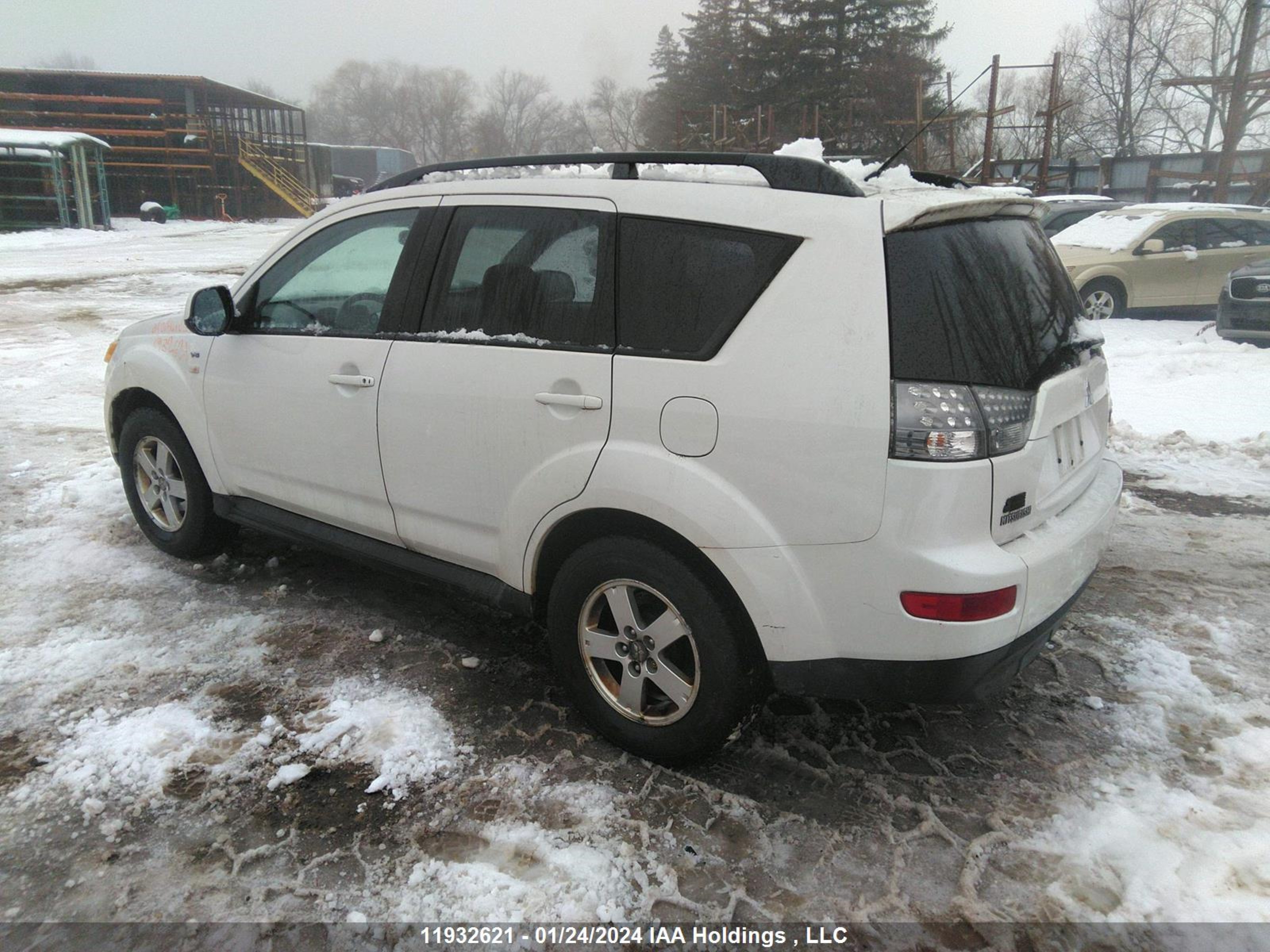 Photo 2 VIN: JA4MT31X09Z605497 - MITSUBISHI OUTLANDER 