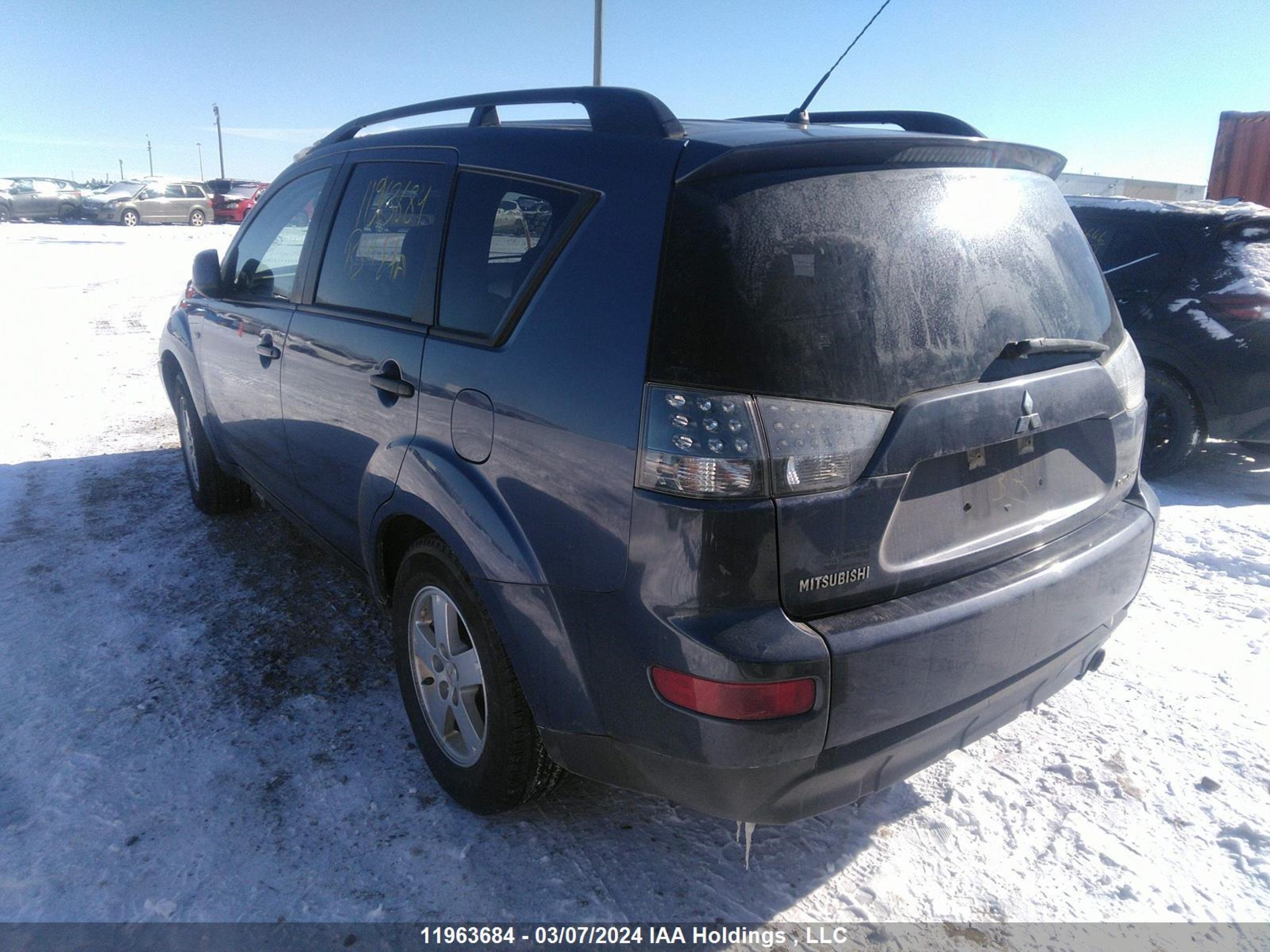 Photo 2 VIN: JA4MT31X27Z600153 - MITSUBISHI OUTLANDER 