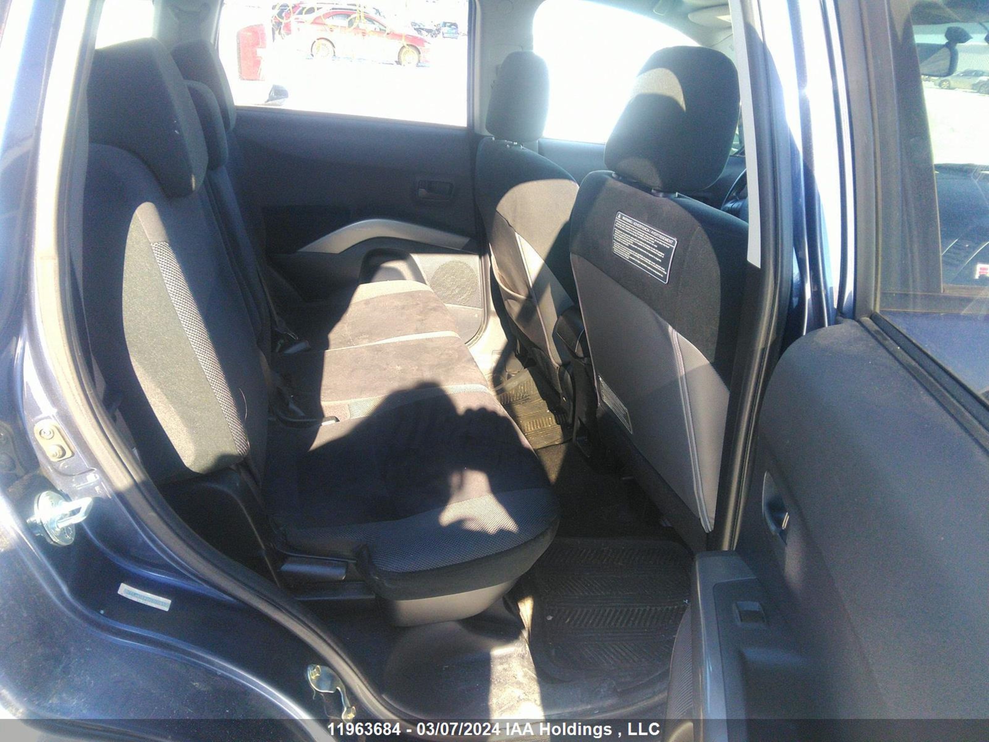 Photo 7 VIN: JA4MT31X27Z600153 - MITSUBISHI OUTLANDER 