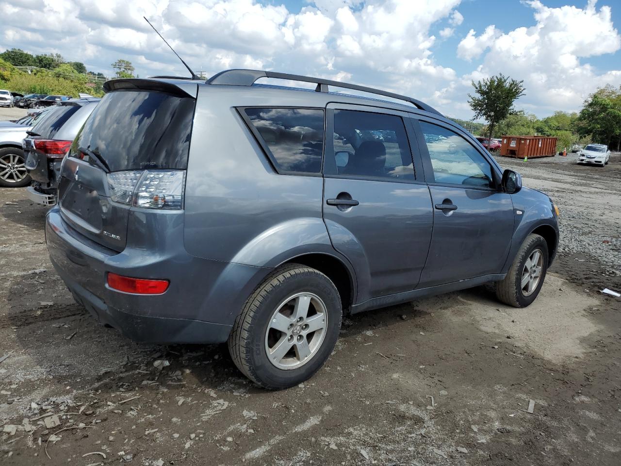 Photo 2 VIN: JA4MT31X37U007625 - MITSUBISHI OUTLANDER 