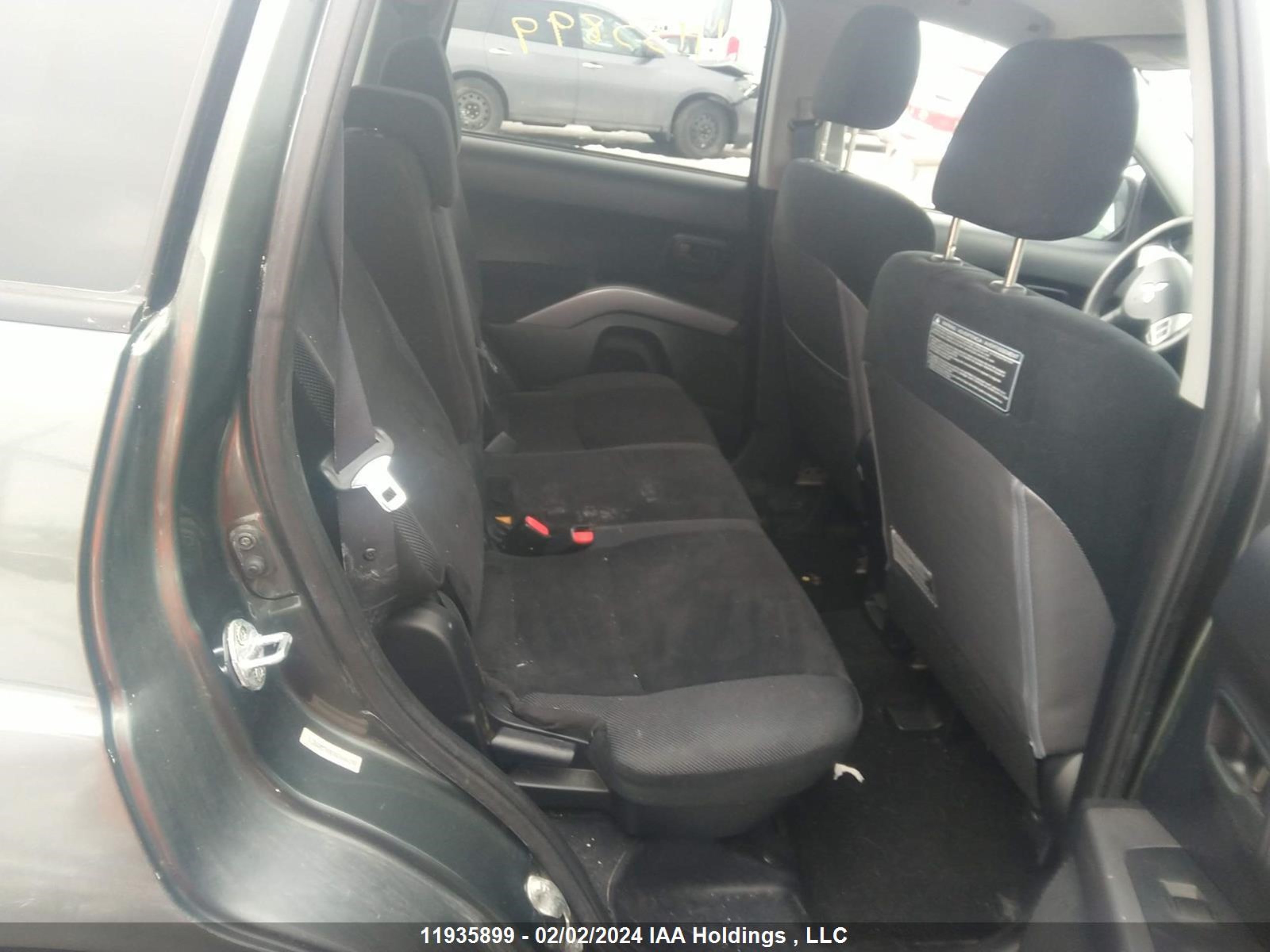 Photo 7 VIN: JA4MT31X38Z606190 - MITSUBISHI OUTLANDER 