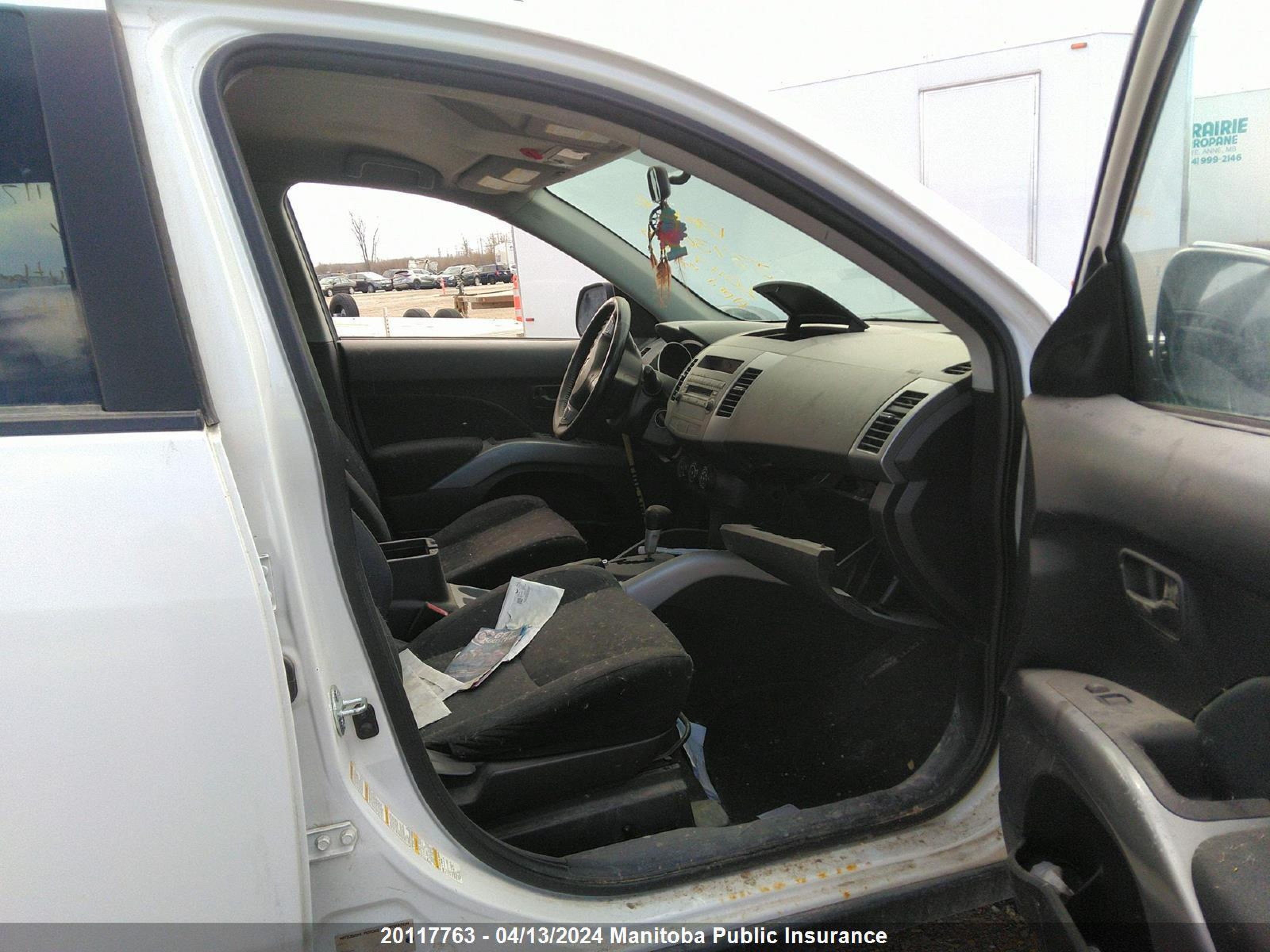 Photo 4 VIN: JA4MT31X48Z604416 - MITSUBISHI OUTLANDER 