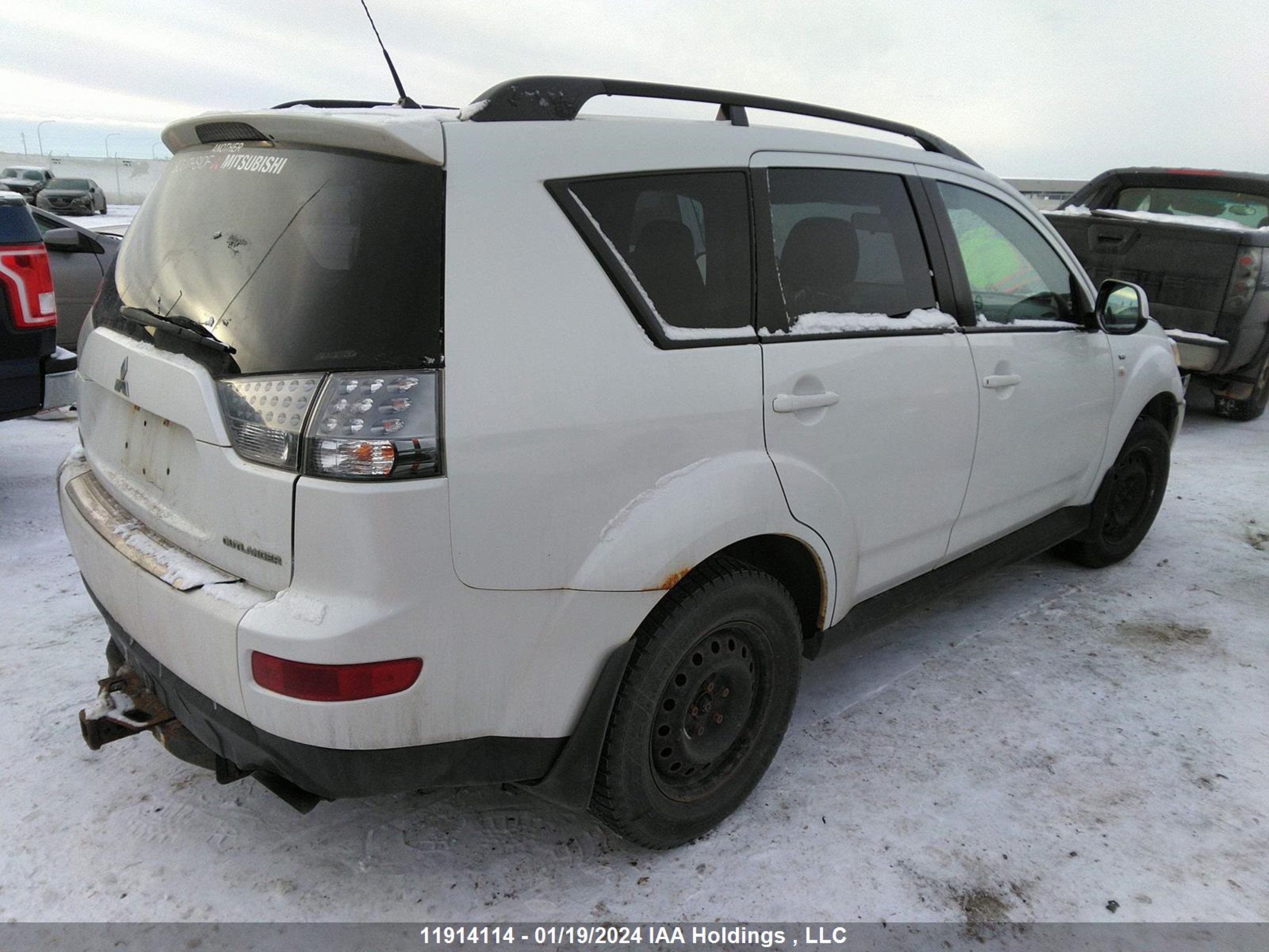 Photo 3 VIN: JA4MT31X49Z602005 - MITSUBISHI OUTLANDER 