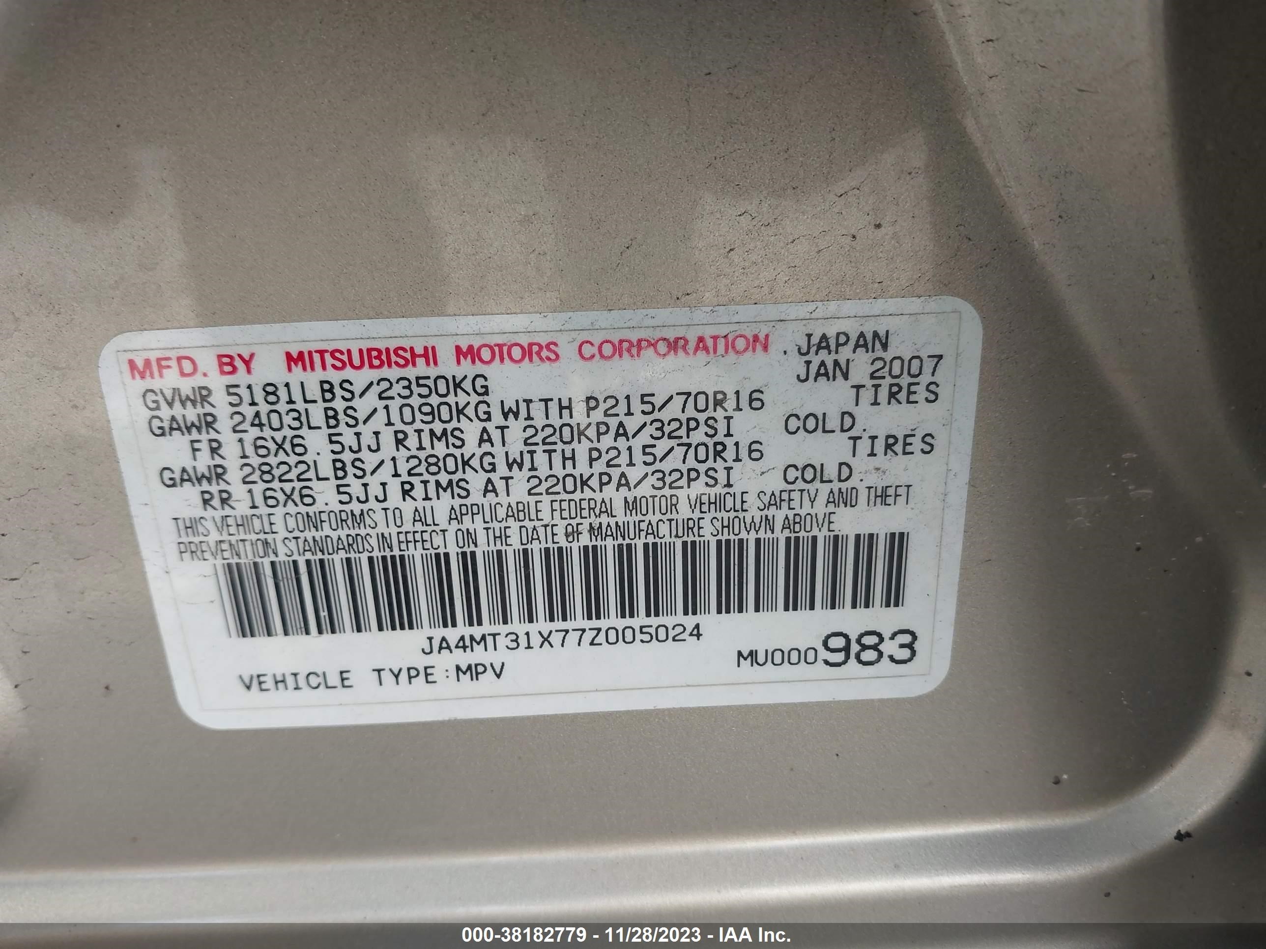 Photo 8 VIN: JA4MT31X77Z005024 - MITSUBISHI OUTLANDER 