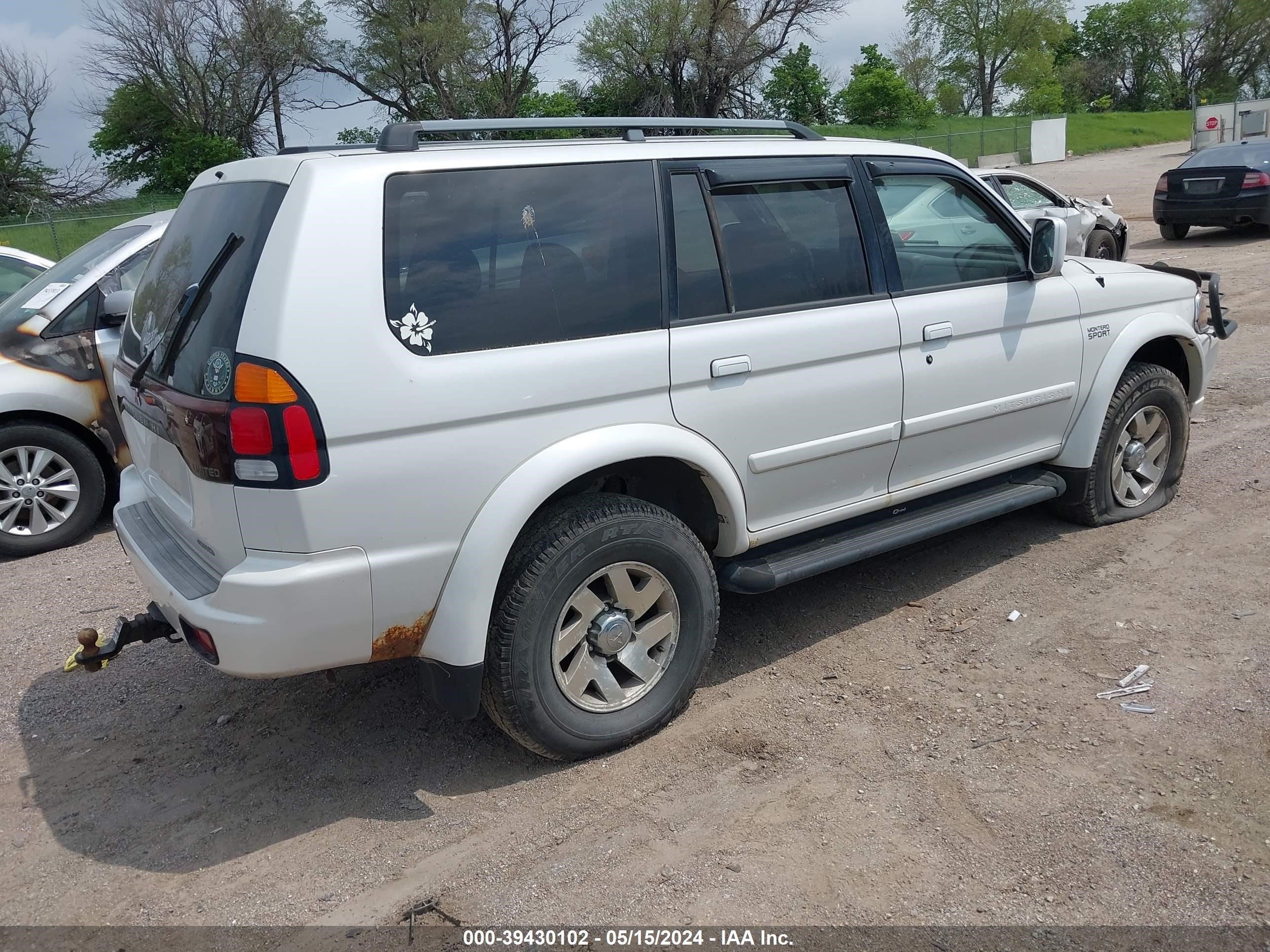 Photo 3 VIN: JA4MT41R11P056187 - MITSUBISHI MONTERO SPORT 