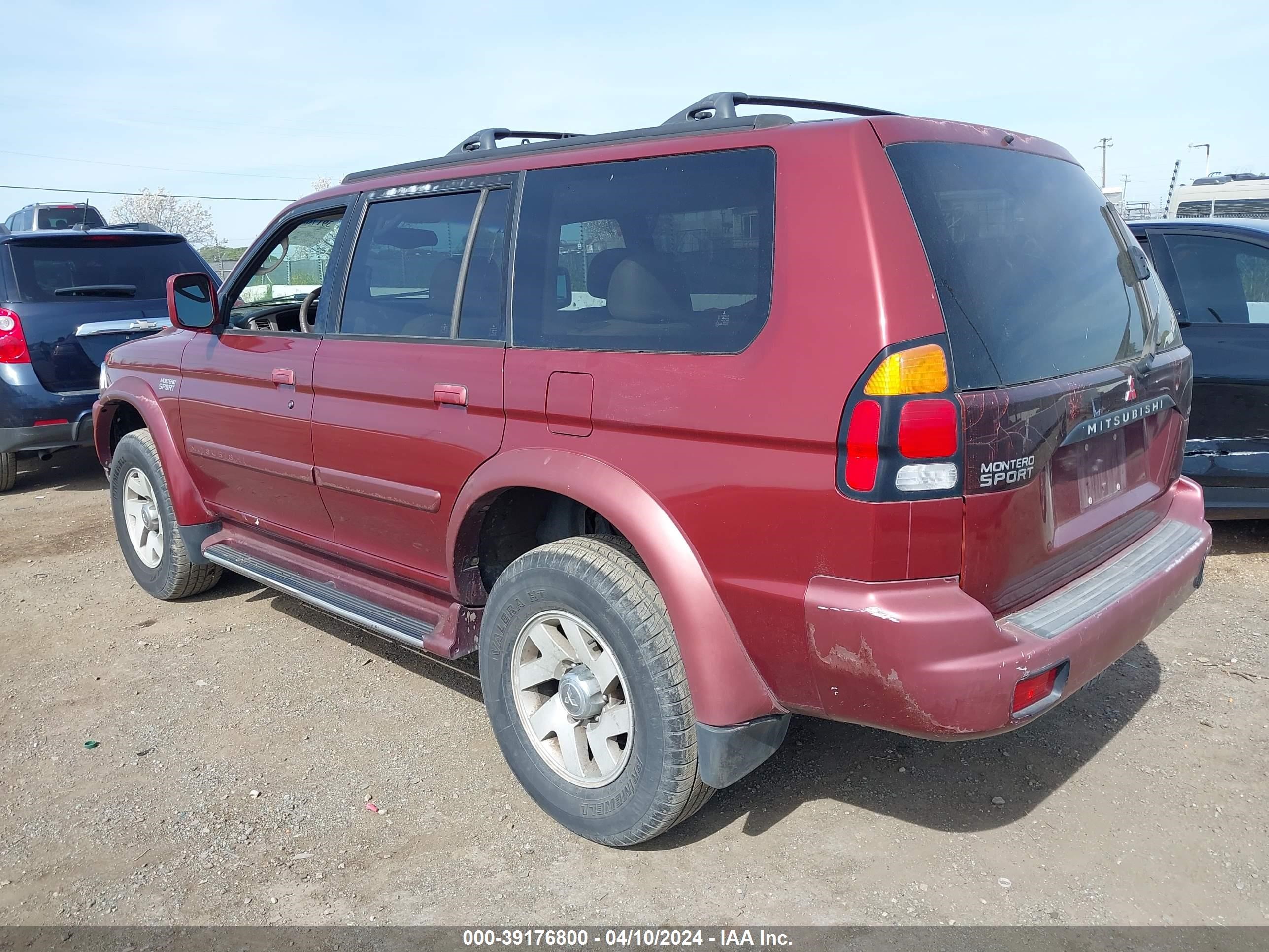 Photo 2 VIN: JA4MT41R1YP058127 - MITSUBISHI MONTERO SPORT 