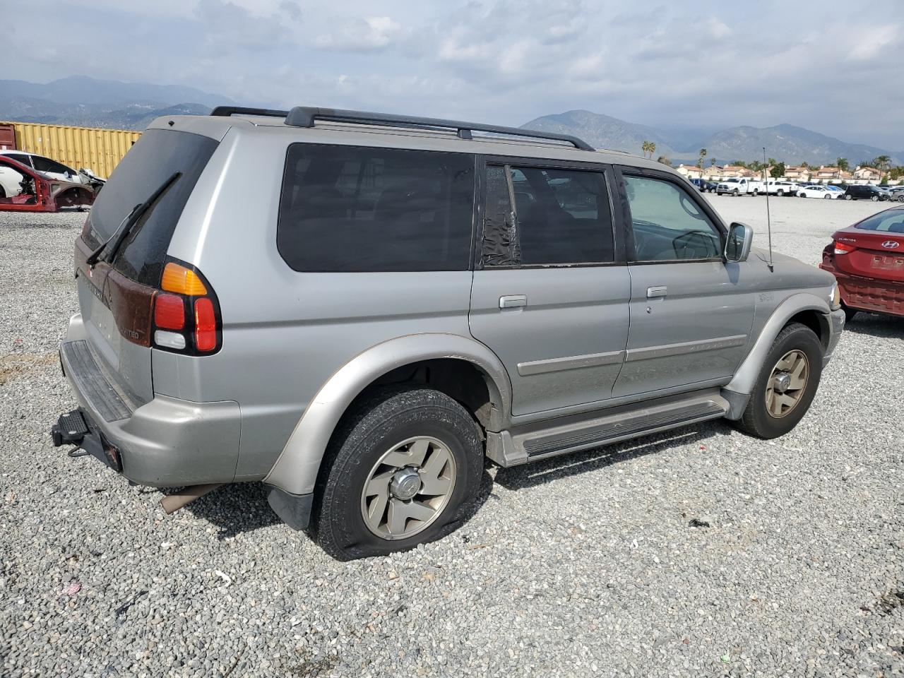 Photo 2 VIN: JA4MT41R61P013383 - MITSUBISHI MONTERO 