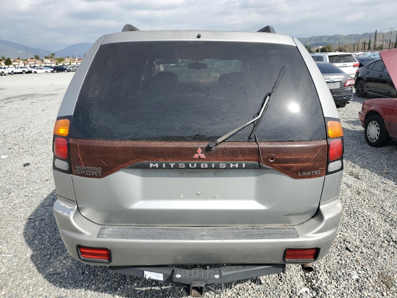 Photo 5 VIN: JA4MT41R61P013383 - MITSUBISHI MONTERO 