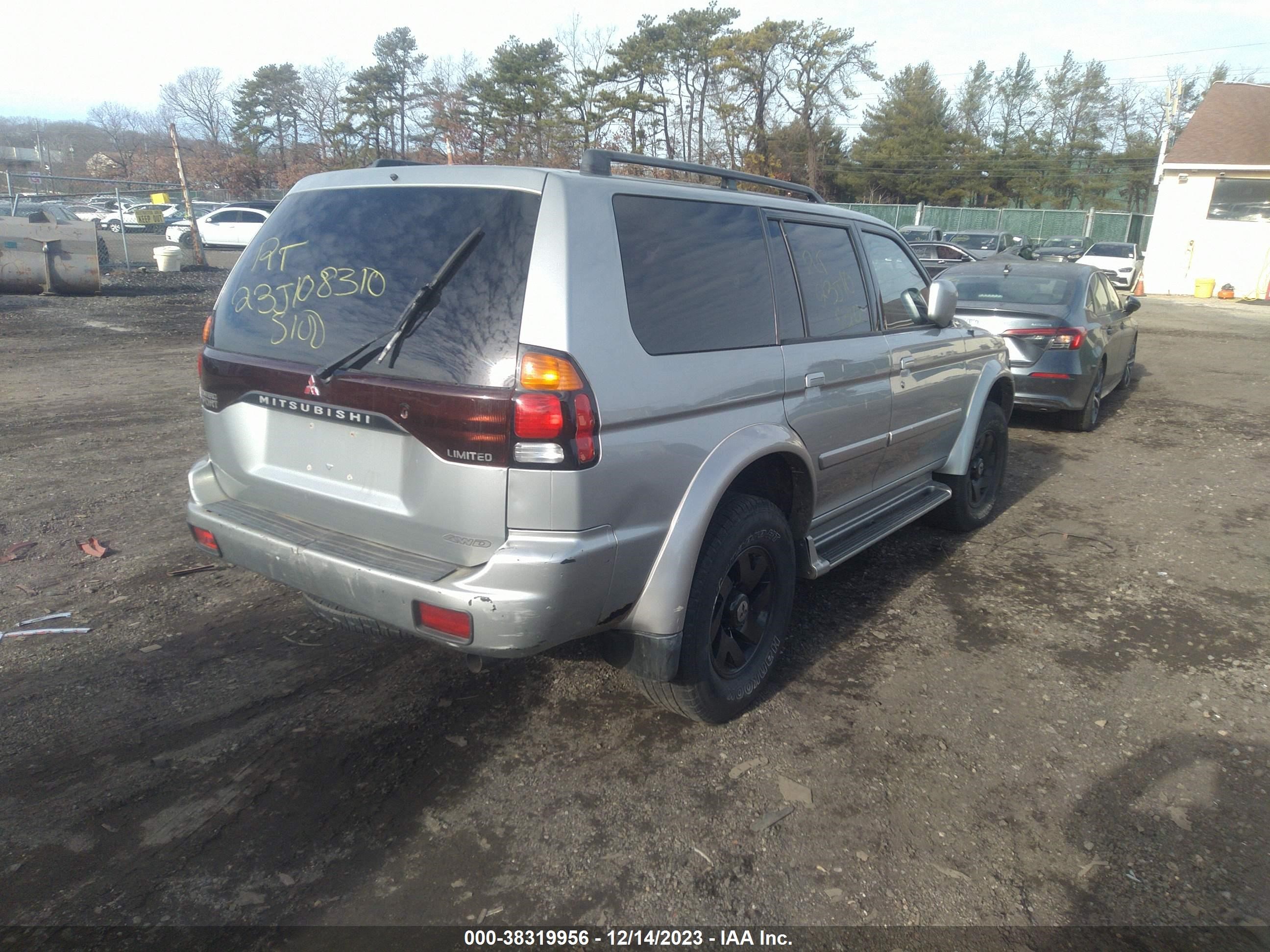 Photo 3 VIN: JA4MT41RX1P010423 - MITSUBISHI MONTERO SPORT 