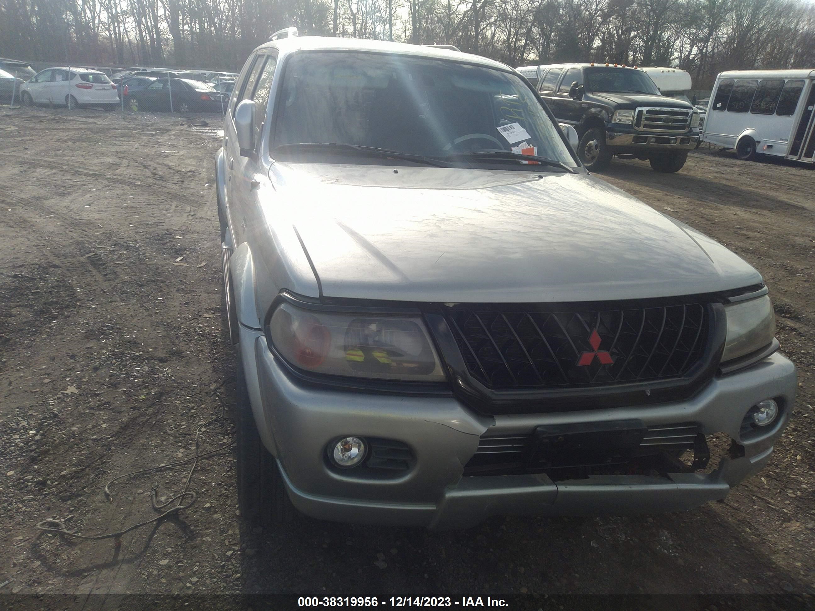 Photo 5 VIN: JA4MT41RX1P010423 - MITSUBISHI MONTERO SPORT 