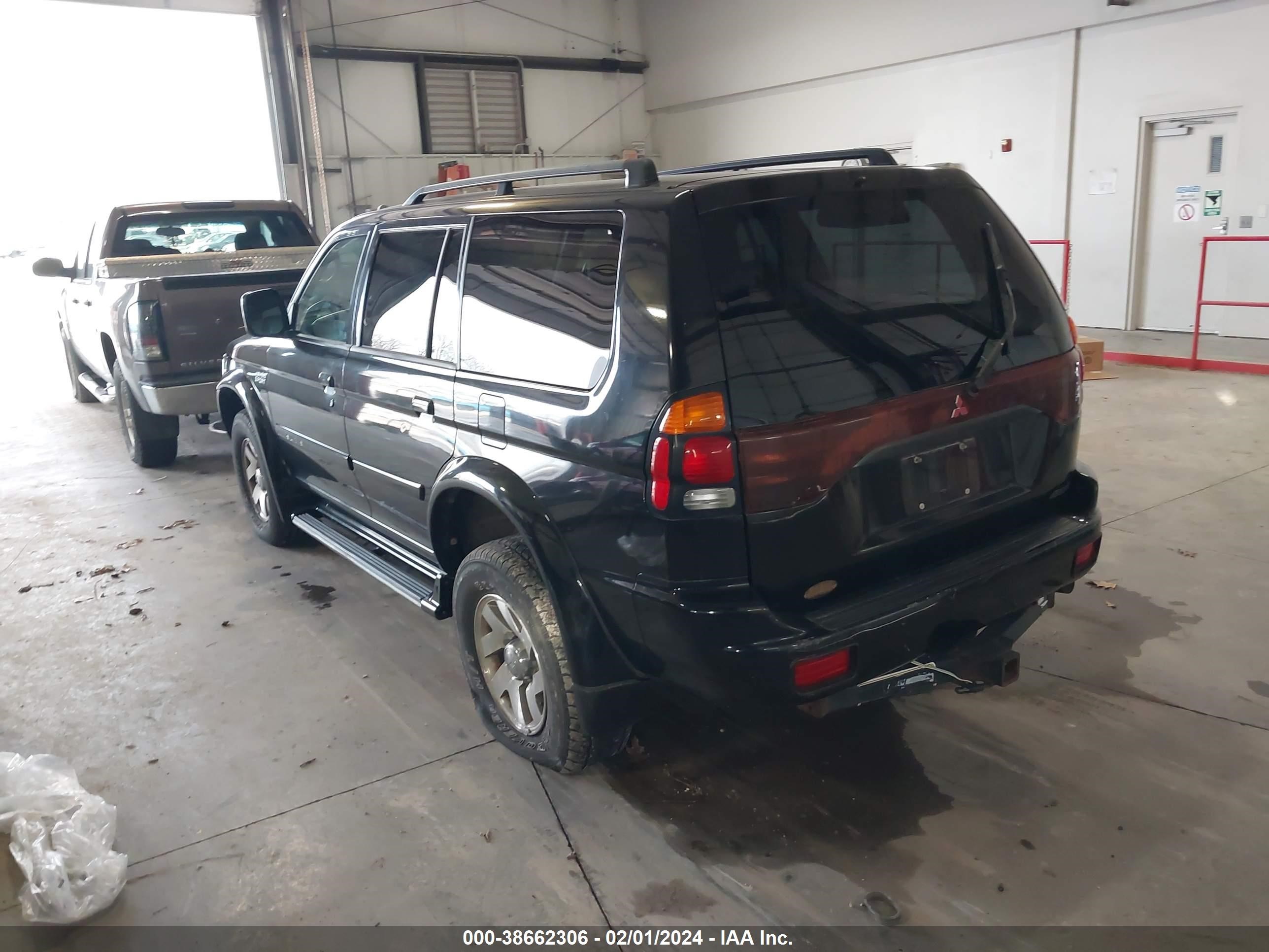 Photo 2 VIN: JA4MT41RX1P035676 - MITSUBISHI MONTERO SPORT 