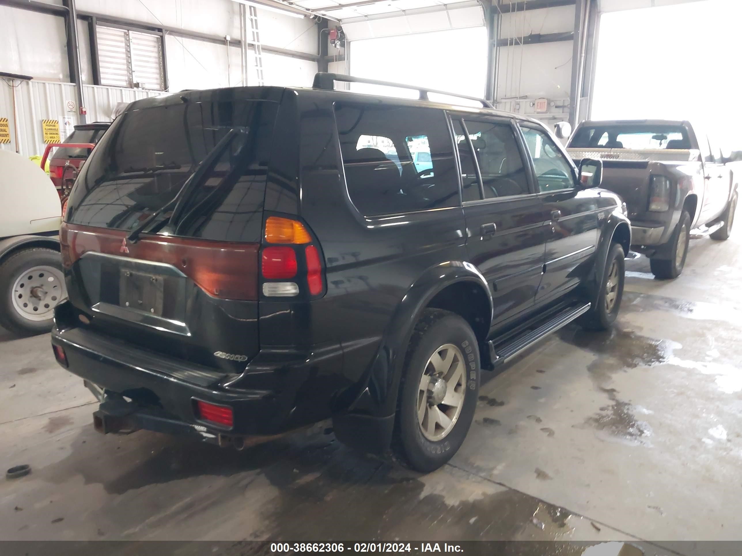 Photo 3 VIN: JA4MT41RX1P035676 - MITSUBISHI MONTERO SPORT 